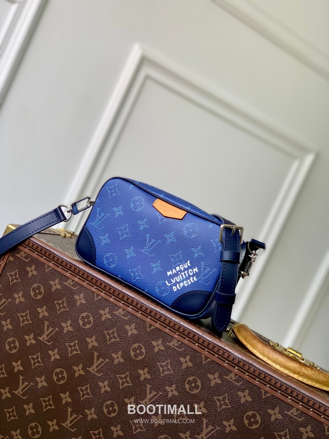Louis Vuitton Trocadéro Mini Monogram Heritage Canvas Crossbody Bag with Leather Trim Detail 루이비통 트로카데로 미니 모노그램 헤리티지 크로스백 레더트림 M26825 20cm 1