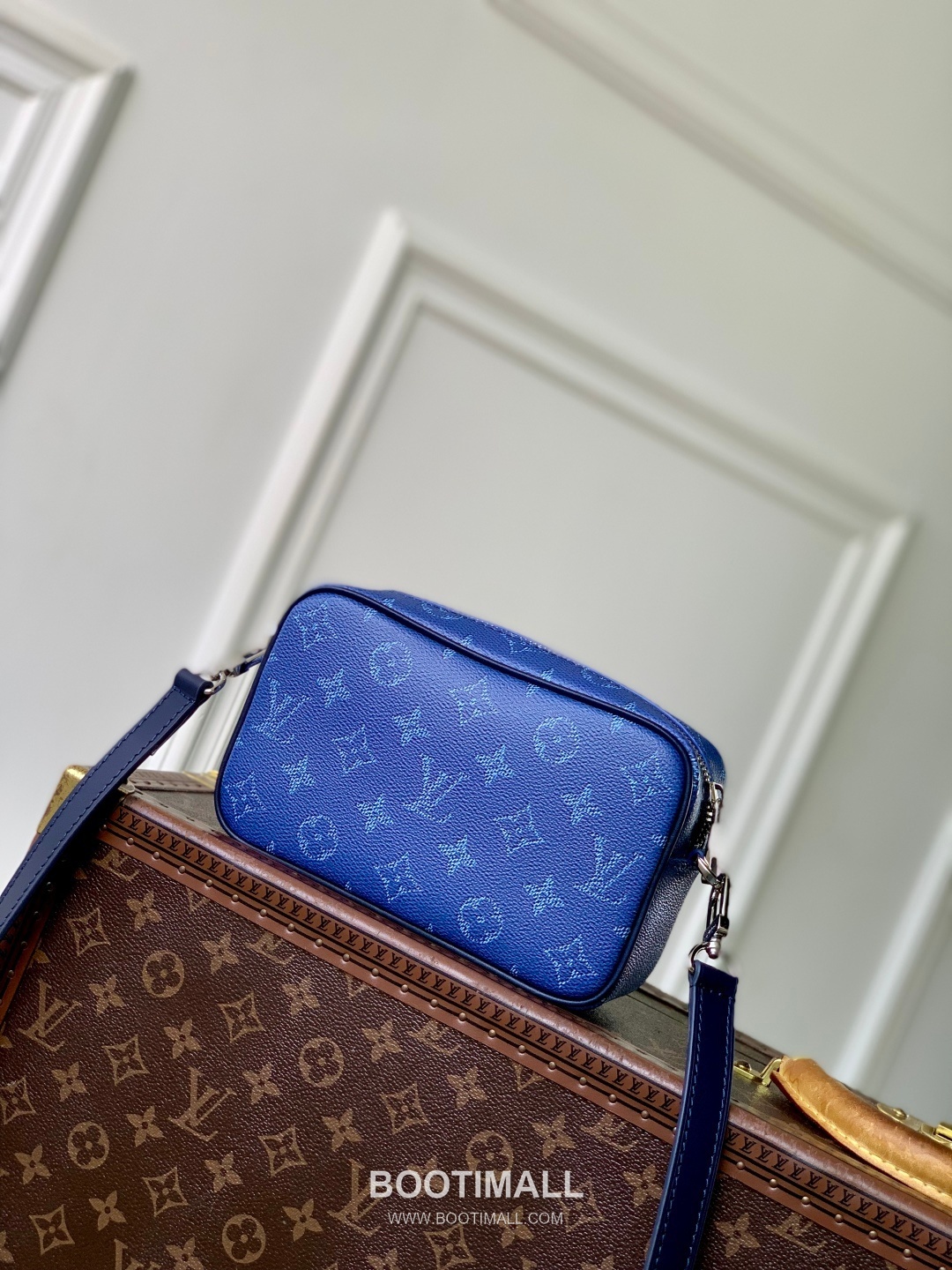 Louis Vuitton Trocadéro Mini Monogram Heritage Canvas Crossbody Bag with Leather Trim Detail 루이비통 트로카데로 미니 모노그램 헤리티지 크로스백 레더트림 M26825 20cm 3
