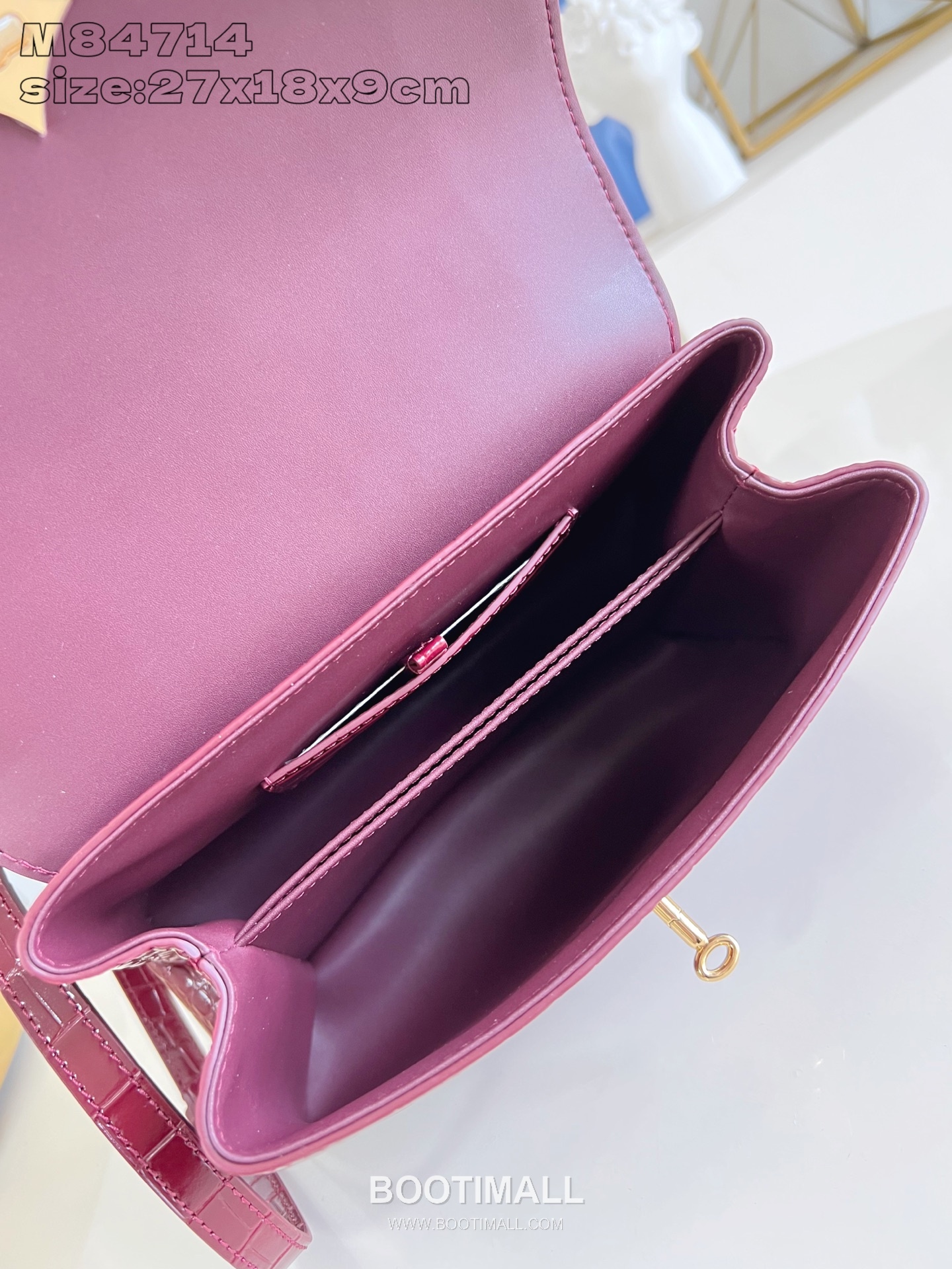 Louis Vuitton Rose des Vents PM Crocodile Embossed Calfskin Top Handle Bag with LV Padlock Detail 루이비통 로즈 데 방 PM 악어엠보 카프스킨 탑핸들백 패드락 M84714 27cm 9