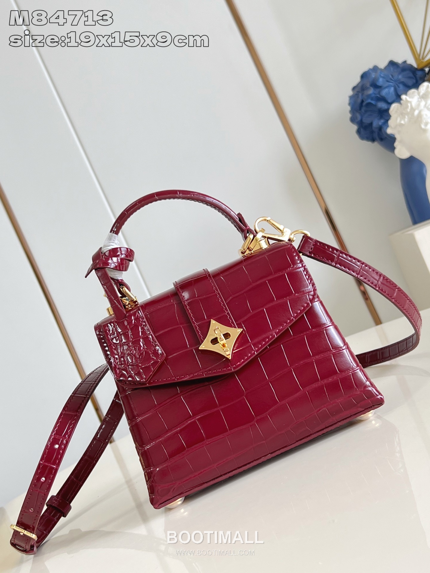 Louis Vuitton Rose des Vents Mini Crocodile Embossed Calfskin Top Handle Bag with LV Padlock Detail 루이비통 로즈 데 방 미니 악어엠보 카프스킨 탑핸들백 패드락 M84713 19cm 1