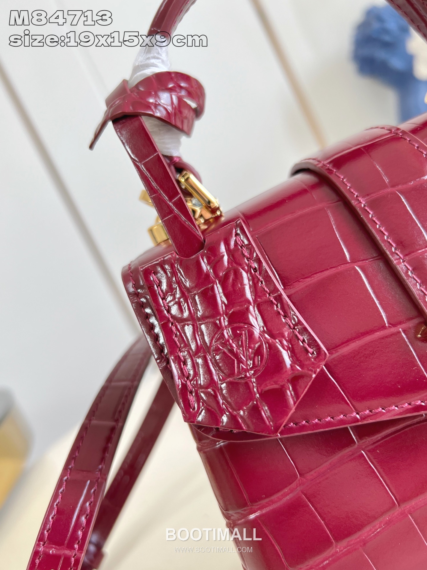 Louis Vuitton Rose des Vents Mini Crocodile Embossed Calfskin Top Handle Bag with LV Padlock Detail 루이비통 로즈 데 방 미니 악어엠보 카프스킨 탑핸들백 패드락 M84713 19cm 3