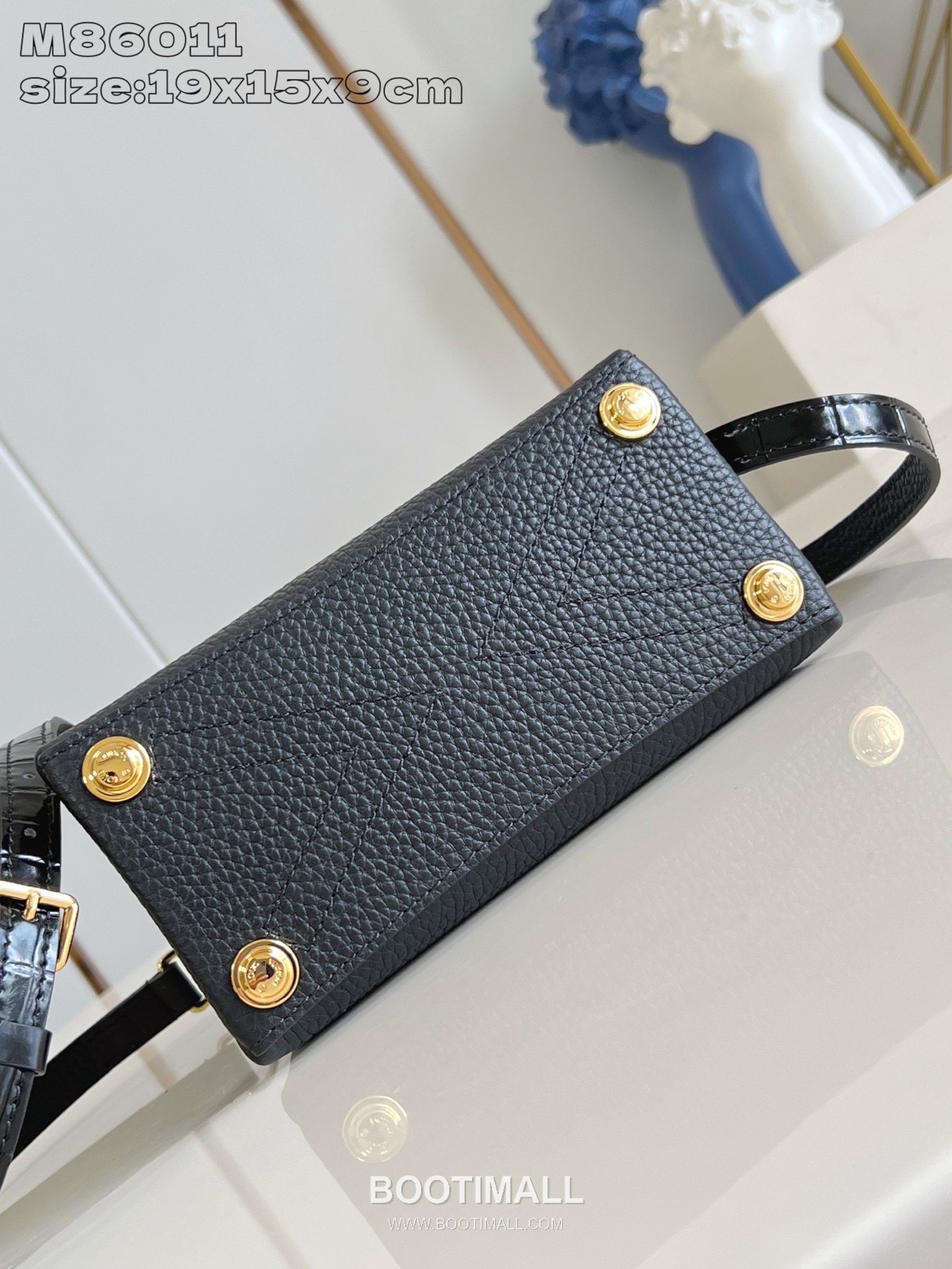 Louis Vuitton Rose des Vents Mini Crocodile Embossed Calfskin Top Handle Bag with LV Padlock Detail 루이비통 로즈 데 방 미니 악어엠보 카프스킨 탑핸들백 패드락 M86011 19cm 6