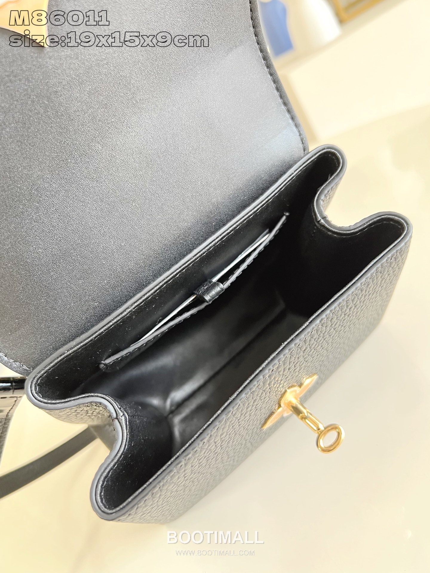 Louis Vuitton Rose des Vents Mini Crocodile Embossed Calfskin Top Handle Bag with LV Padlock Detail 루이비통 로즈 데 방 미니 악어엠보 카프스킨 탑핸들백 패드락 M86011 19cm 8