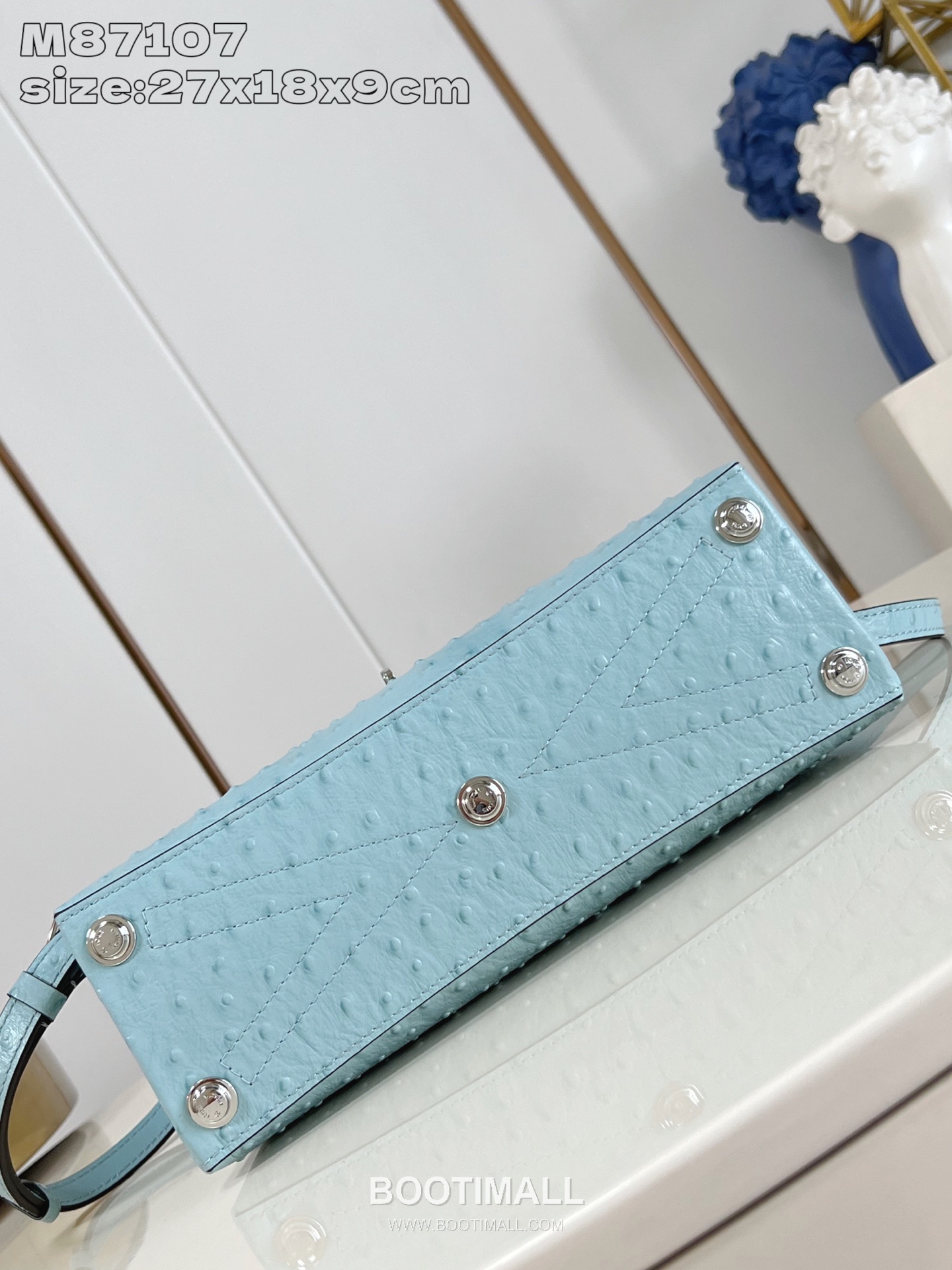 Louis Vuitton Rose des Vents PM Ostrich Embossed Calfskin Top Handle Bag with LV Padlock Detail 루이비통 로즈 데 방 PM 오스트리치엠보 카프스킨 탑핸들백 패드락 M87107 27cm 6