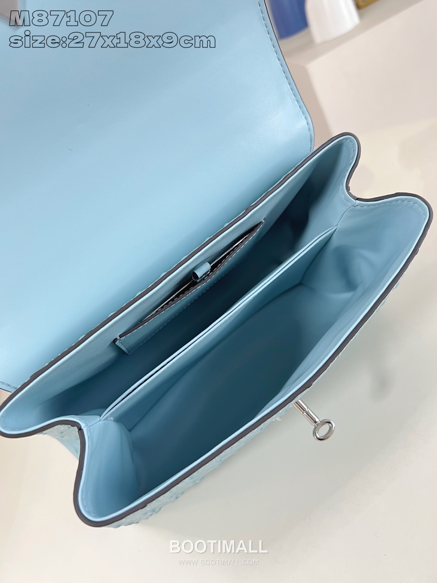 Louis Vuitton Rose des Vents PM Ostrich Embossed Calfskin Top Handle Bag with LV Padlock Detail 루이비통 로즈 데 방 PM 오스트리치엠보 카프스킨 탑핸들백 패드락 M87107 27cm 8