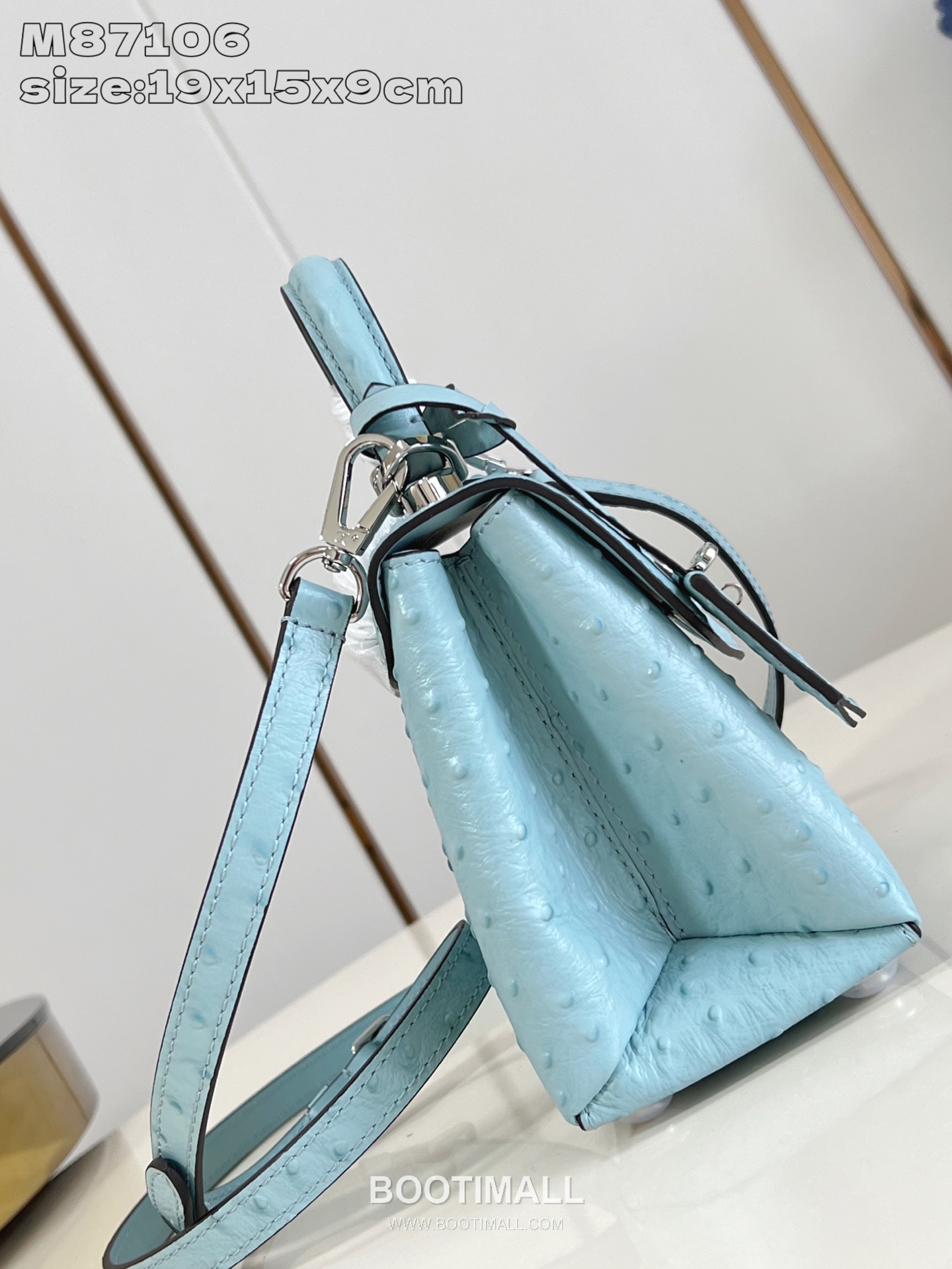 Louis Vuitton Rose des Vents Mini Ostrich Embossed Calfskin Top Handle Bag with LV Padlock Detail 루이비통 로즈 데 방 미니 오스트리치엠보 카프스킨 탑핸들백 패드락 M87106 19cm 4