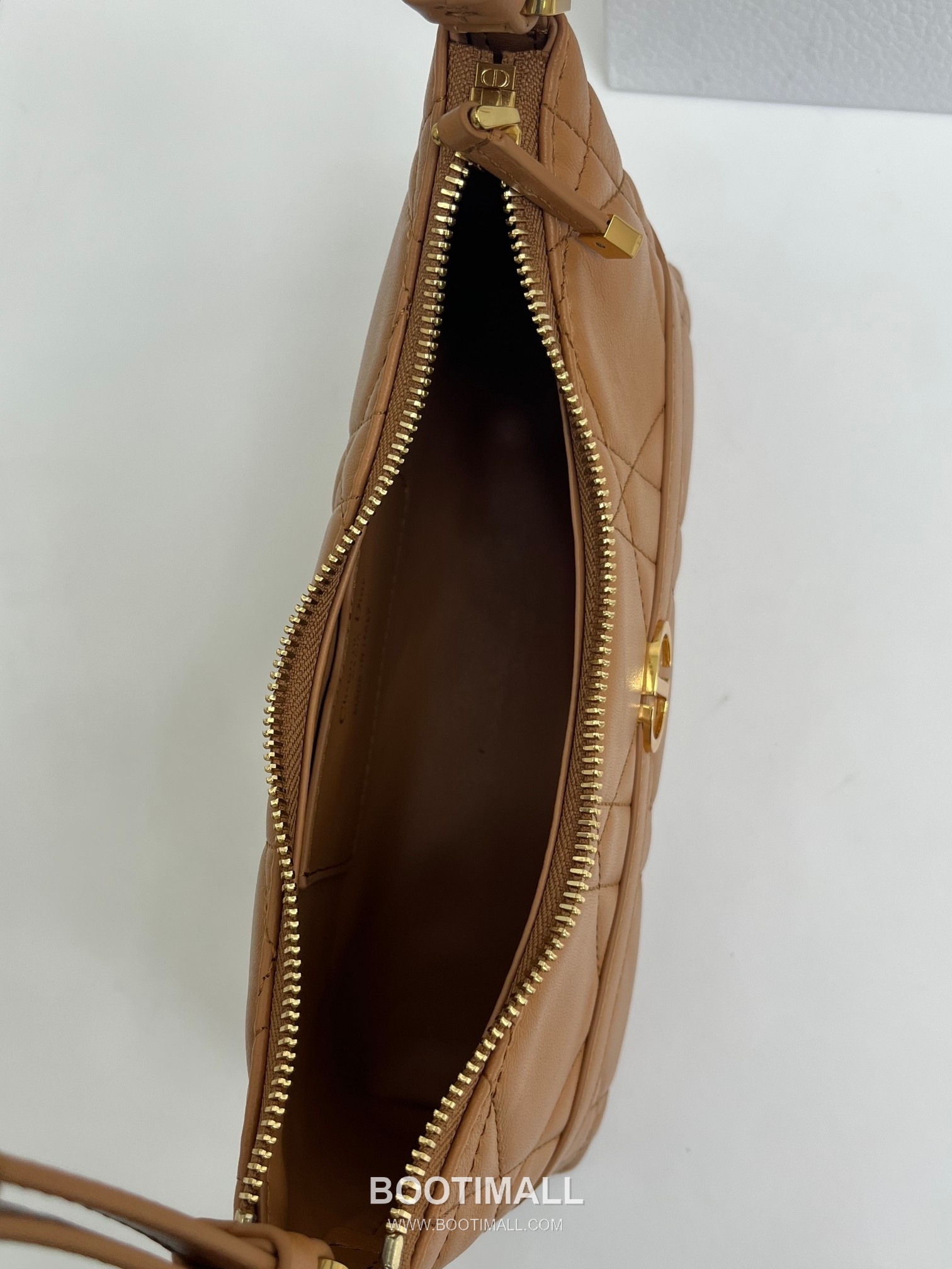 Dior 30 Montaigne Lambskin Shoulder Bag with CD Logo Zip Detail 디올 30 몽테뉴 램스킨 숄더백 CD로고 지퍼 5232 23cm 8