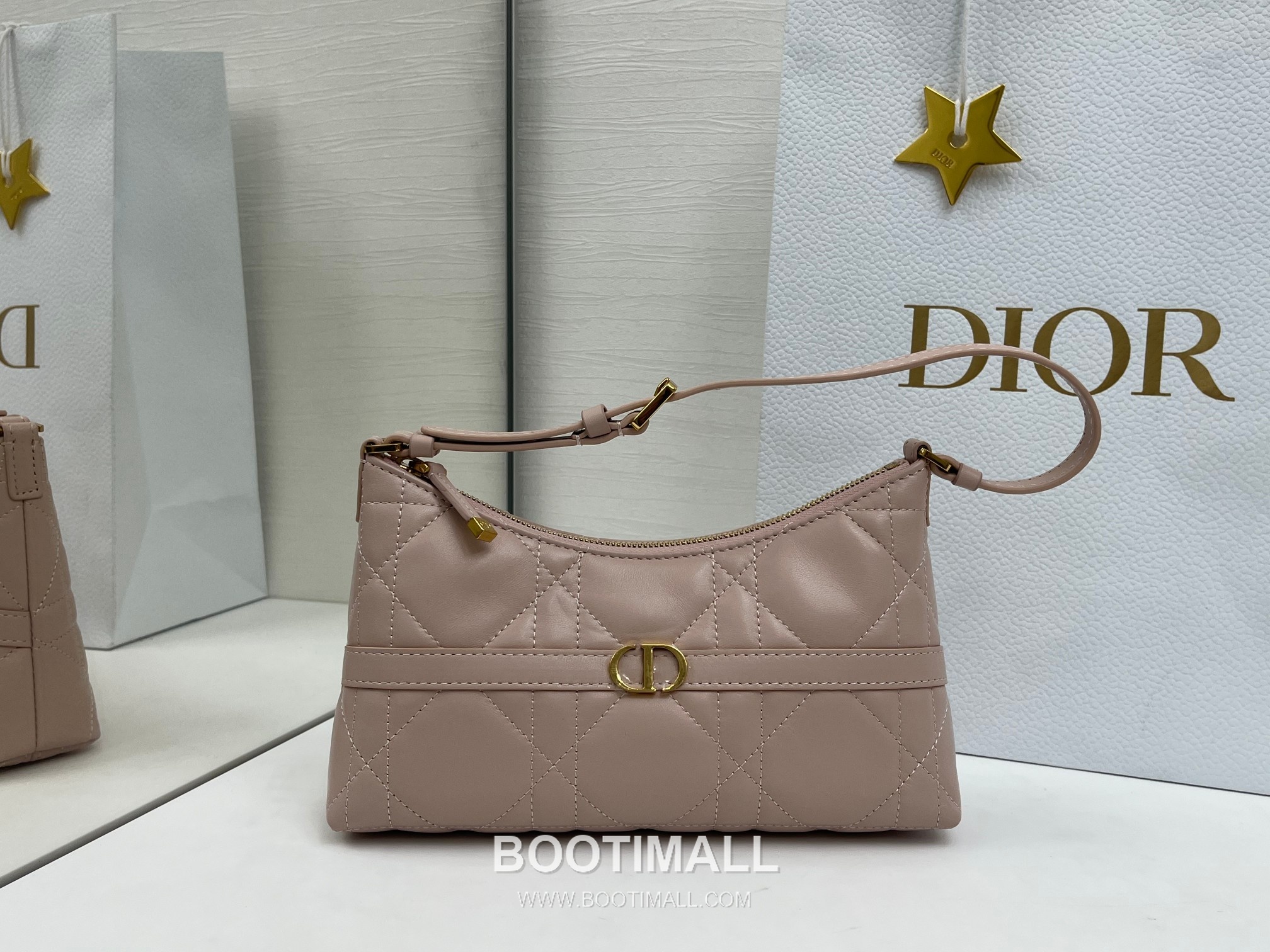 Dior 30 Montaigne Lambskin Shoulder Bag with CD Logo Zip Detail 디올 30 몽테뉴 램스킨 숄더백 CD로고 지퍼 5232 23cm 2