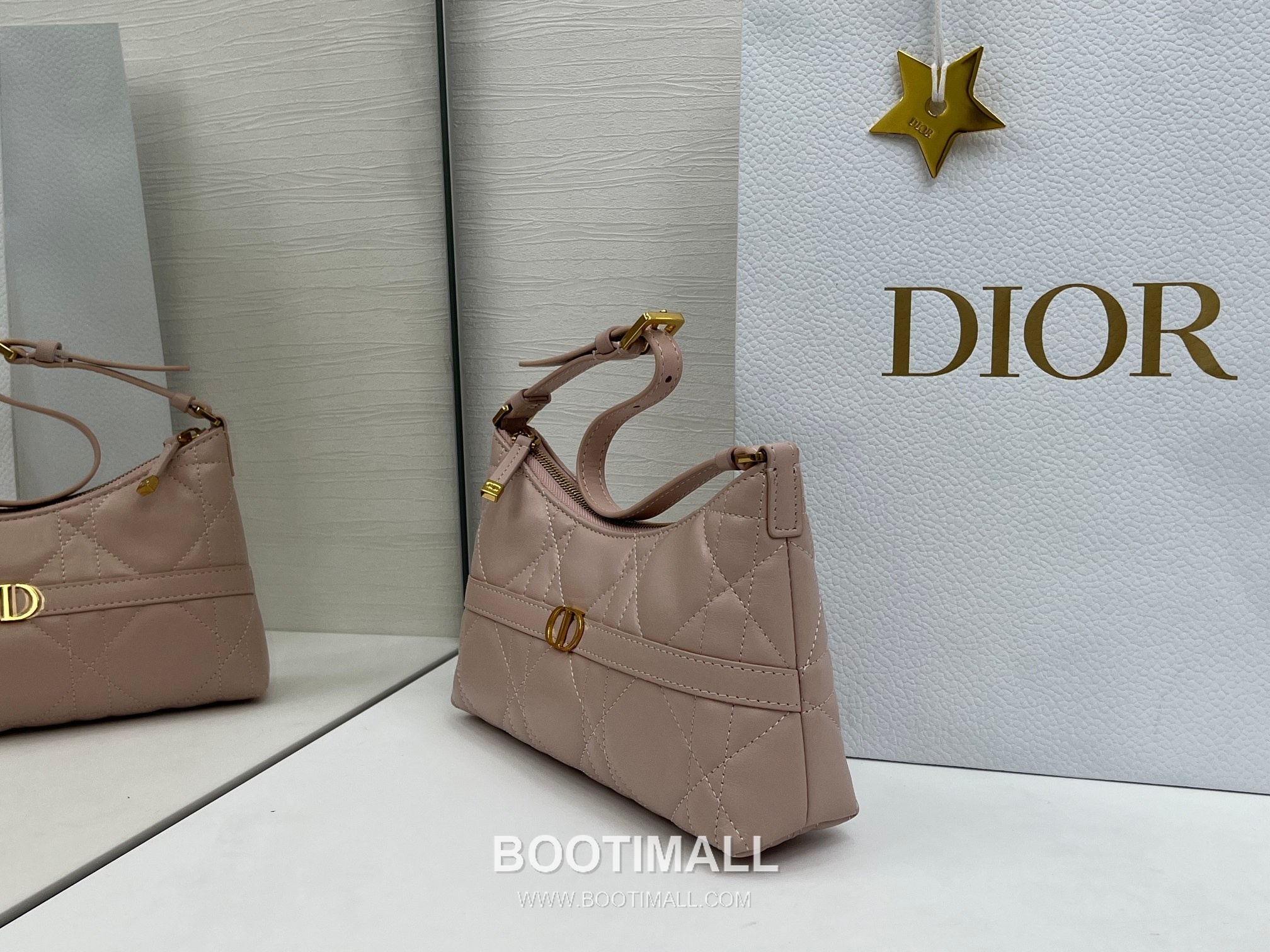 Dior 30 Montaigne Lambskin Shoulder Bag with CD Logo Zip Detail 디올 30 몽테뉴 램스킨 숄더백 CD로고 지퍼 5232 23cm 4