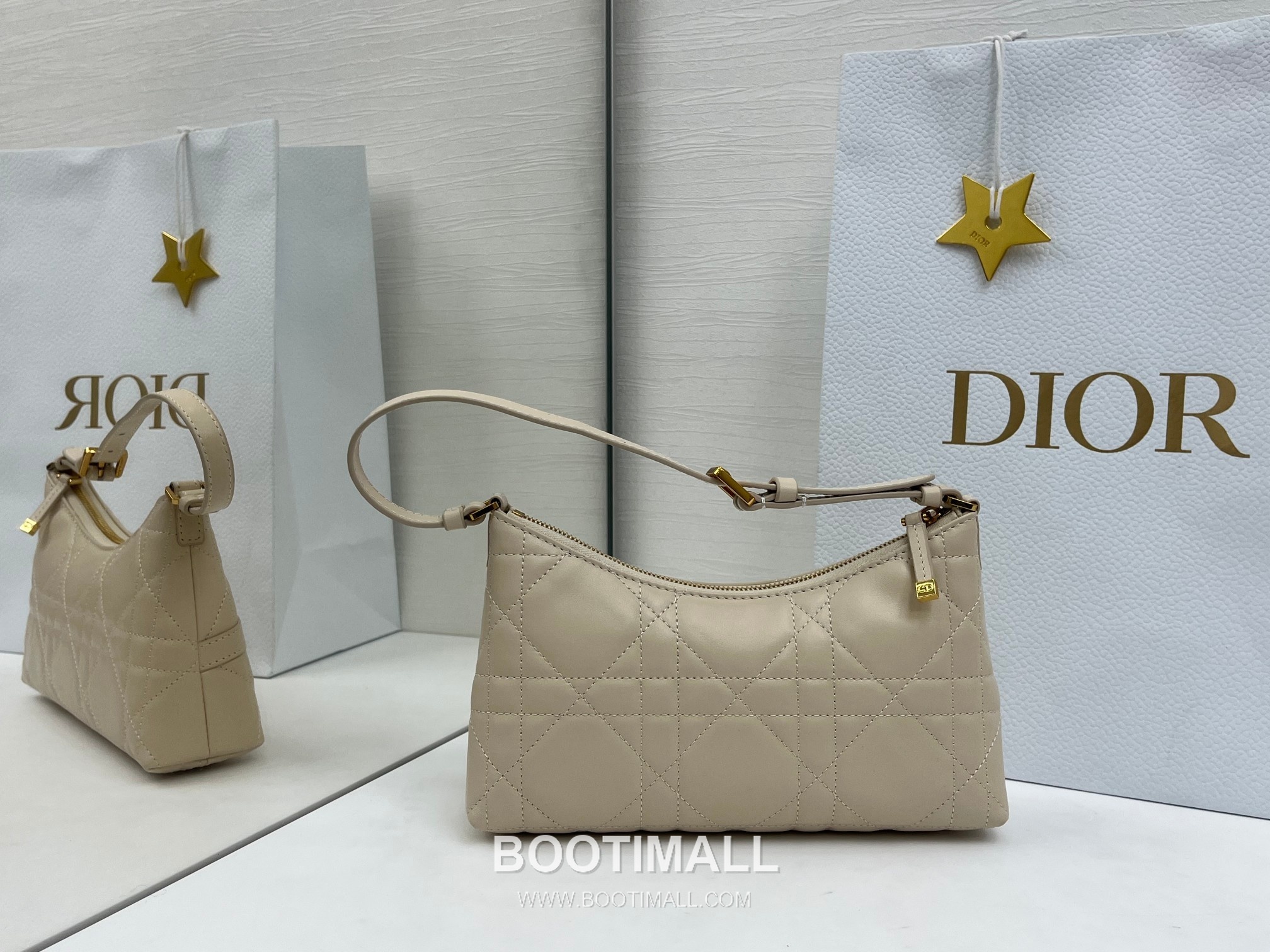 Dior 30 Montaigne Lambskin Shoulder Bag with CD Logo Zip Detail 디올 30 몽테뉴 램스킨 숄더백 CD로고 지퍼 5232 23cm 3