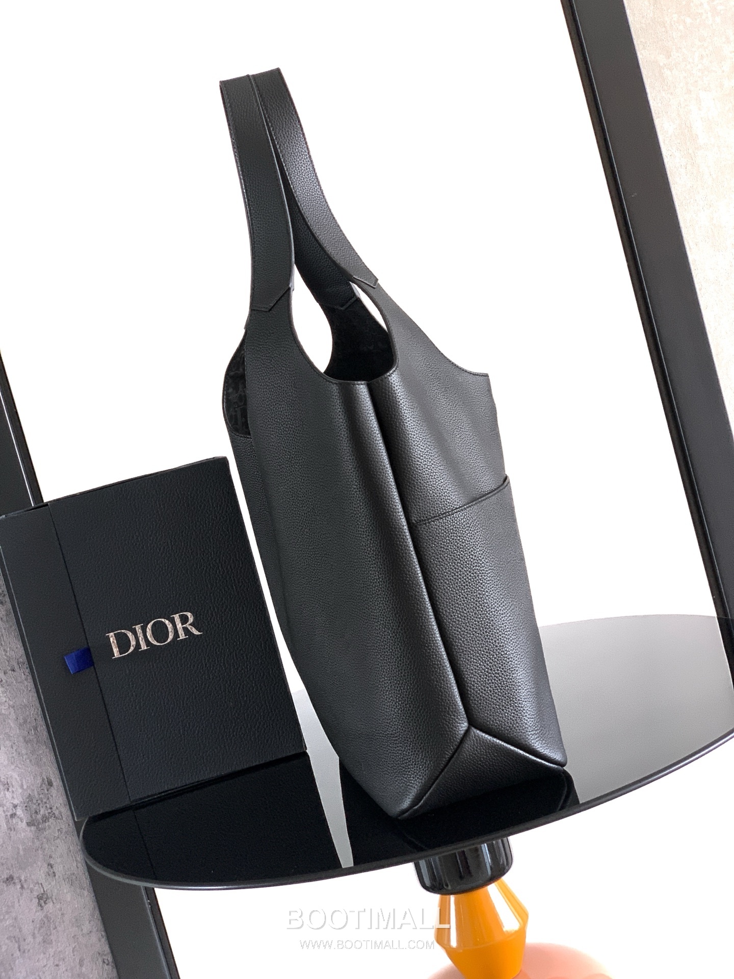 Dior Privé Calfskin Tote Bag with Front Pocket Embossed Logo Detail 디올 프리베 카프스킨 토트백 프론트포켓 엠보싱로고 1LLSH276KEC 39.5cm 2