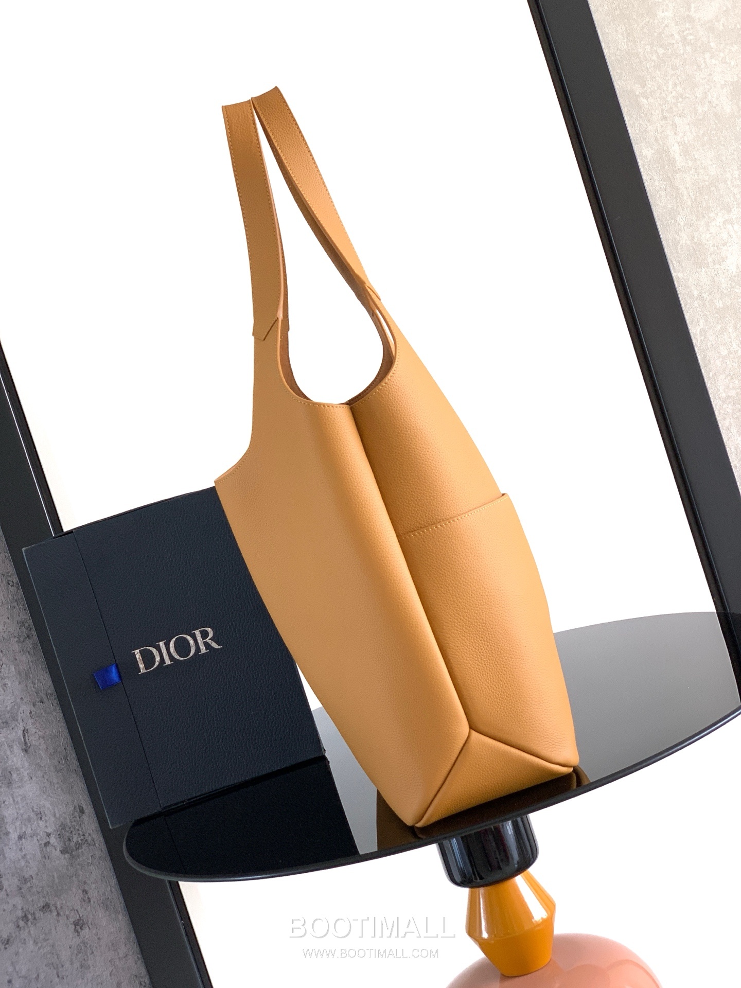 Dior Privé Calfskin Tote Bag with Front Pocket Embossed Logo Detail 디올 프리베 카프스킨 토트백 프론트포켓 엠보싱로고 1LLSH276KEC 39.5cm 2