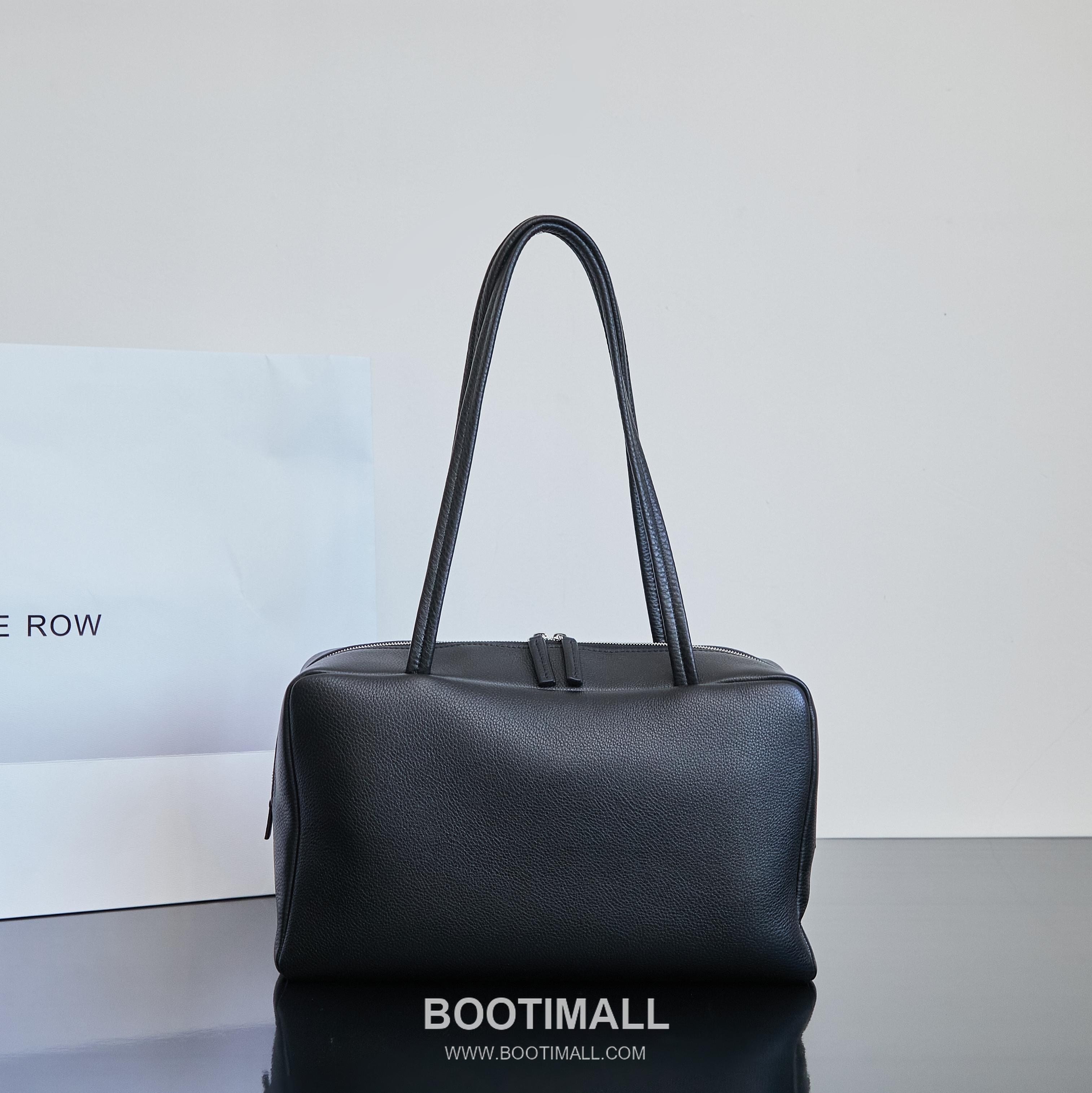 The Row Astra Pebbled Calfskin Bowling Bag with Double Zip Handle Detail 더로우 아스트라 페블드 카프스킨 보스턴 볼링백 더블지퍼 핸들 32cm 2