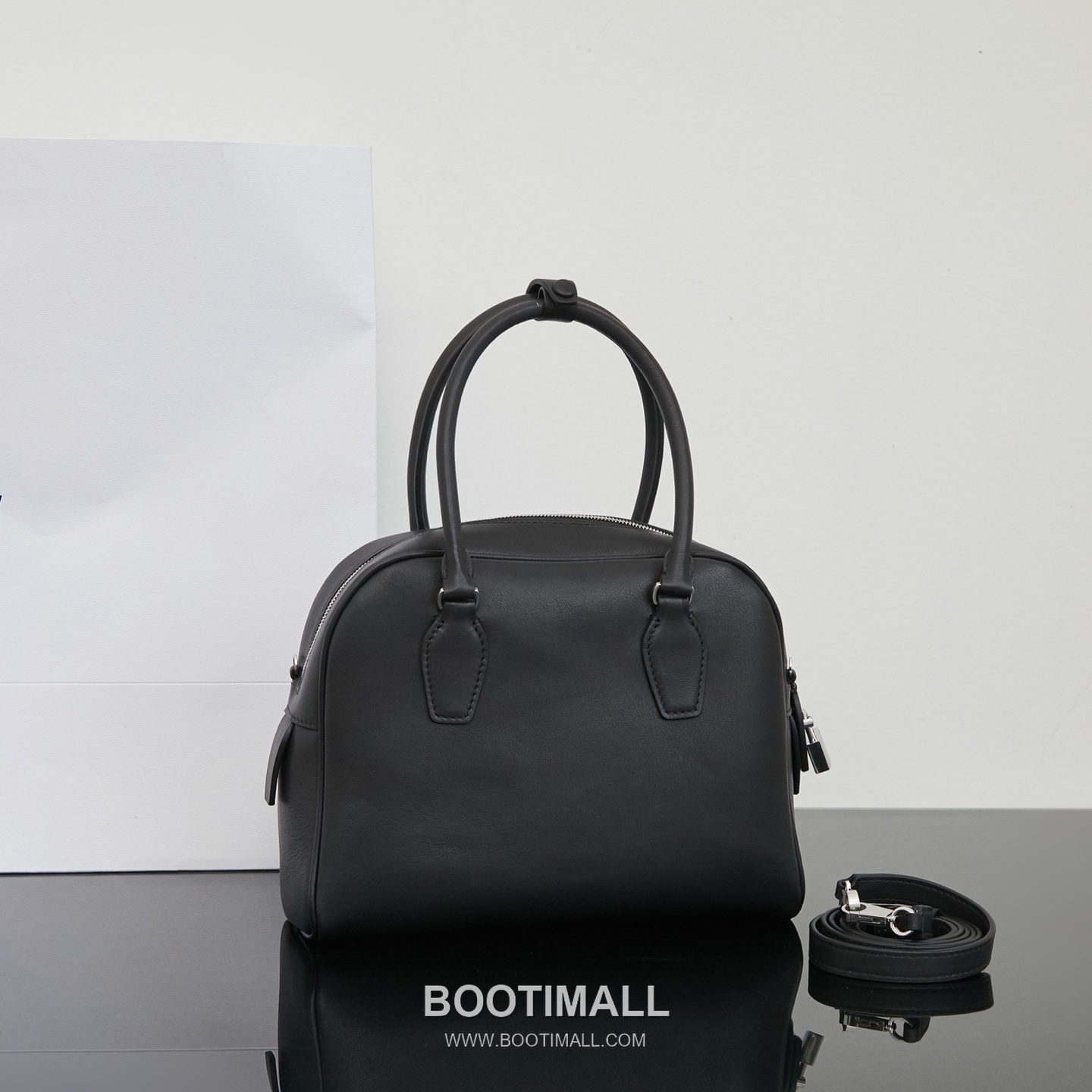 The Row India 10 Saddle Leather Bowling Crossbody Bag with Top Handle Detail 더로우 인디아 10 새들레더 보스턴 볼링 크로스바디백 탑핸들 24cm 3