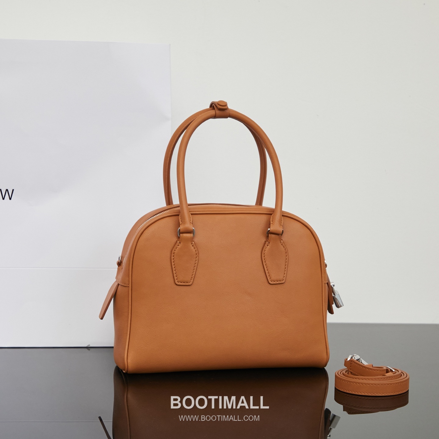 The Row India 10 Saddle Leather Bowling Crossbody Bag with Top Handle Detail 더로우 인디아 10 새들레더 보스턴 볼링 크로스바디백 탑핸들 24cm 3