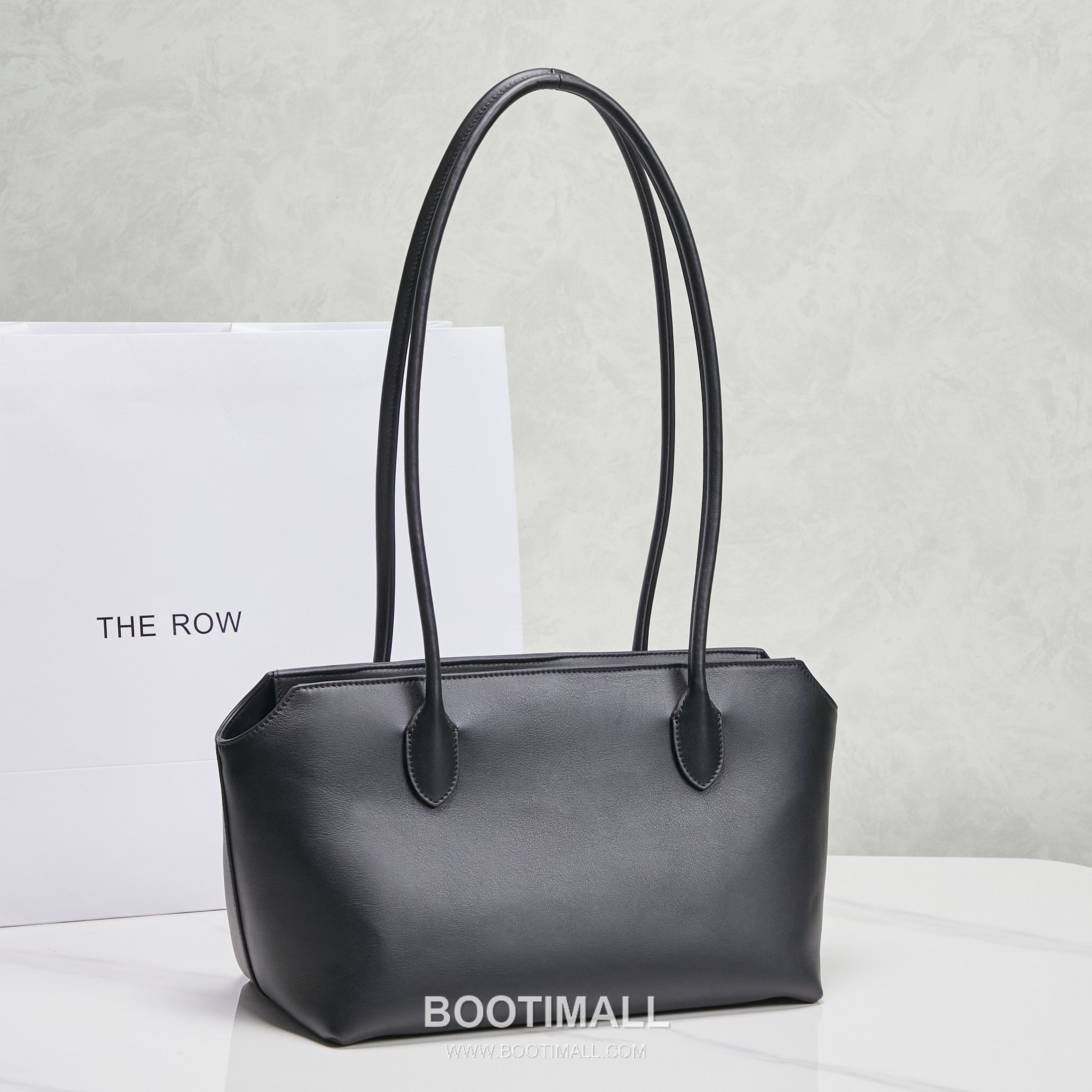 The Row Terrasse Saddle Leather Tote Bag with Long Handle Pocket Detail 더로우 테라스 새들레더 토트백 롱핸들 포켓 32cm 2