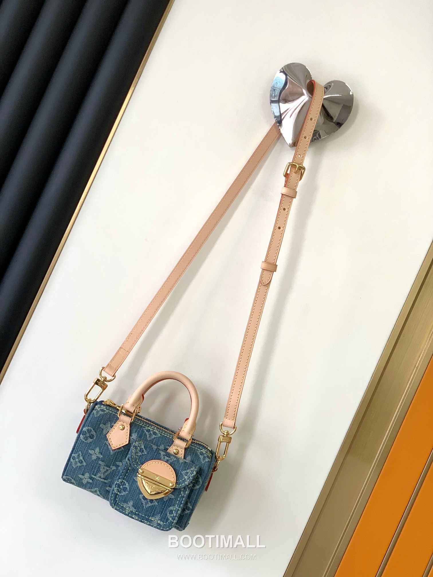 Louis Vuitton Nano Speedy Monogram Denim Canvas Boston Bag with Strap Pocket Detail 루이비통 나노 스피디 모노그램 데님 캔버스 보스턴백 스트랩 포켓 M82950 16cm 1