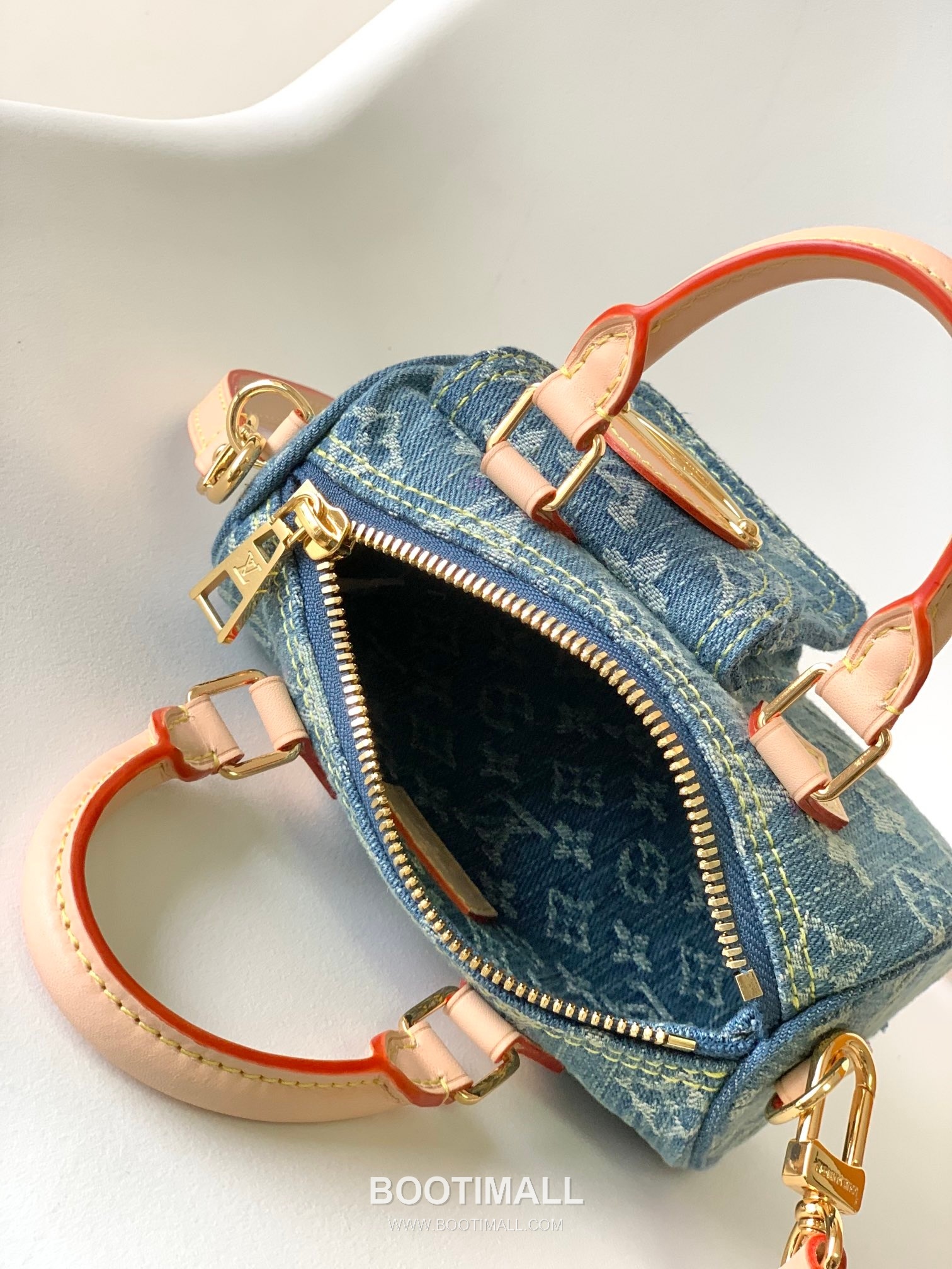 Louis Vuitton Nano Speedy Monogram Denim Canvas Boston Bag with Strap Pocket Detail 루이비통 나노 스피디 모노그램 데님 캔버스 보스턴백 스트랩 포켓 M82950 16cm 9