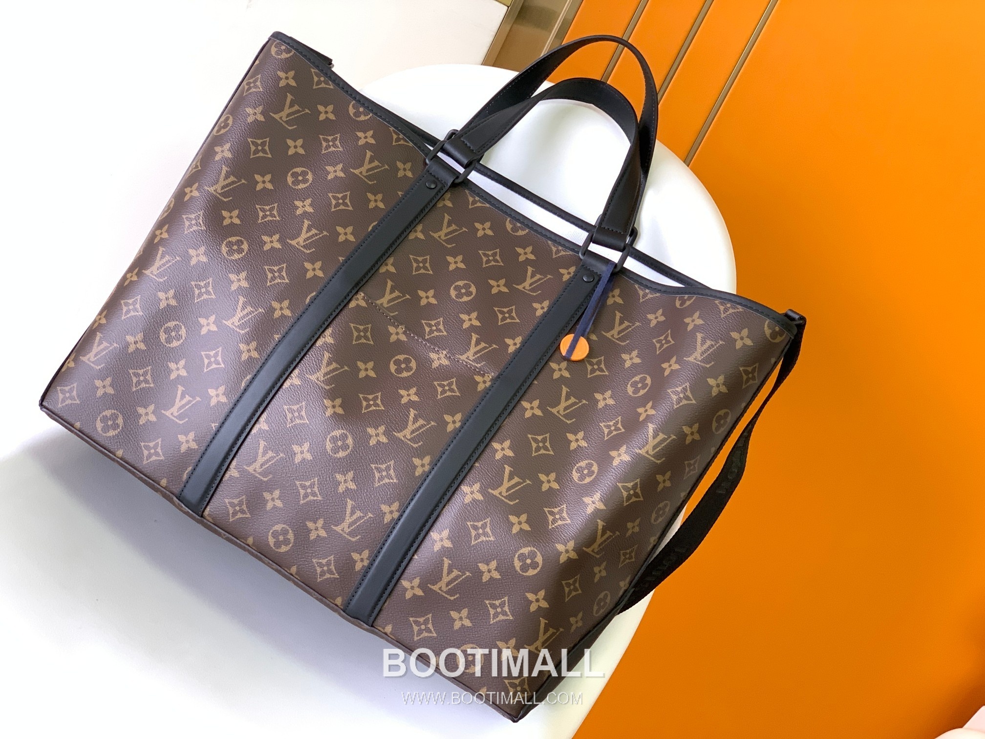 Louis Vuitton Week-End Monogram Macassar Canvas Tote Bag with Strap Pocket Detail 루이비통 위크엔드 모노그램 마카사르 캔버스 토트백 스트랩 포켓 M45733 38.5cm 1