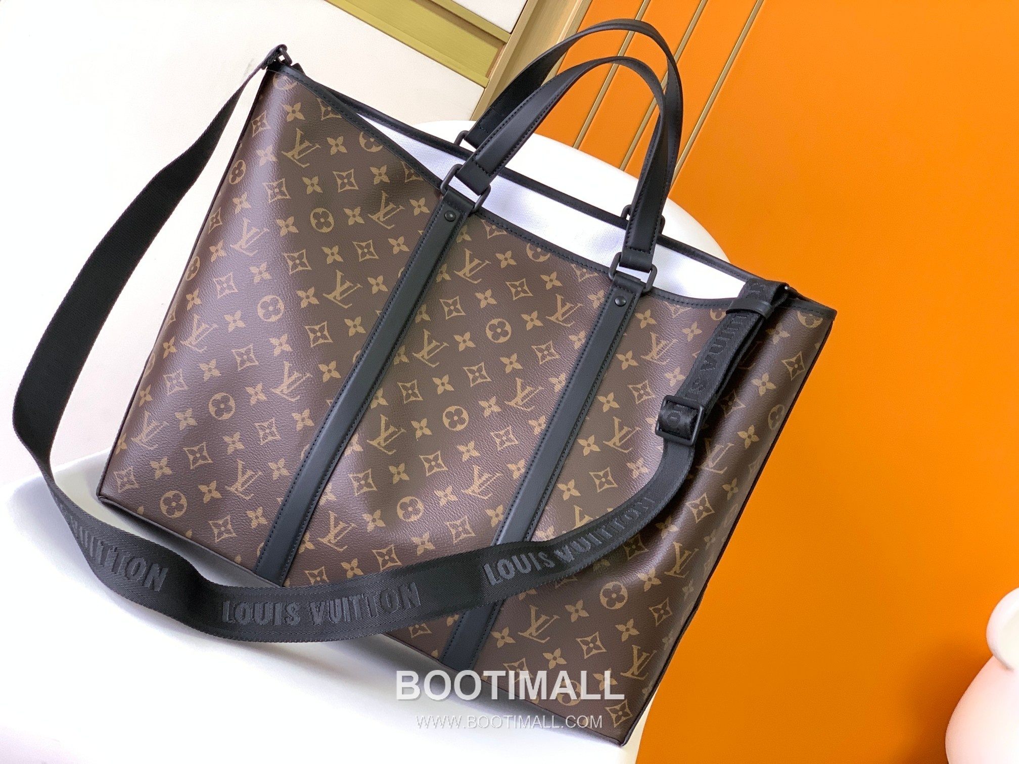 Louis Vuitton Week-End Monogram Macassar Canvas Tote Bag with Strap Pocket Detail 루이비통 위크엔드 모노그램 마카사르 캔버스 토트백 스트랩 포켓 M45733 38.5cm 3
