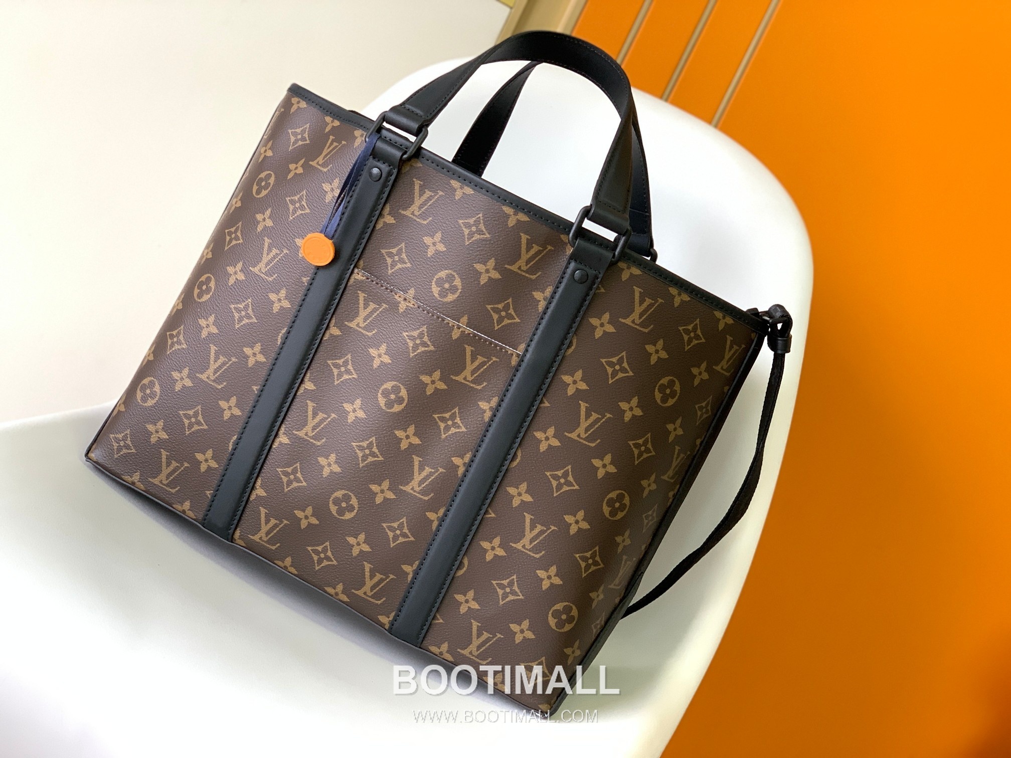 Louis Vuitton Week-End Monogram Macassar Canvas Tote Bag with Strap Pocket Detail 루이비통 위크엔드 모노그램 마카사르 캔버스 토트백 스트랩 포켓 M45734 37cm 1
