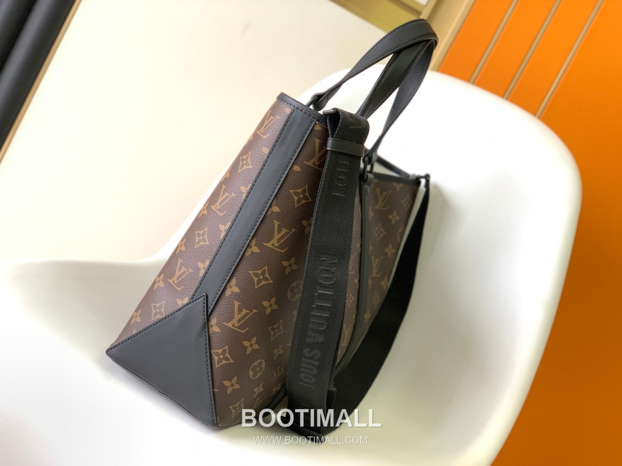 Louis Vuitton Week-End Monogram Macassar Canvas Tote Bag with Strap Pocket Detail 루이비통 위크엔드 모노그램 마카사르 캔버스 토트백 스트랩 포켓 M45734 37cm 2