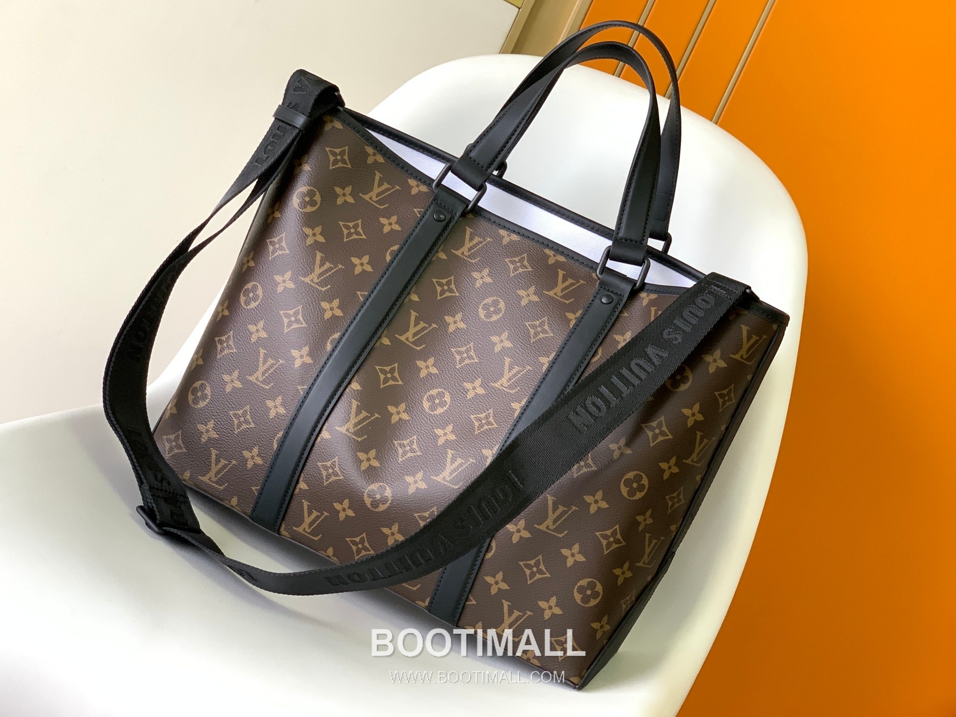 Louis Vuitton Week-End Monogram Macassar Canvas Tote Bag with Strap Pocket Detail 루이비통 위크엔드 모노그램 마카사르 캔버스 토트백 스트랩 포켓 M45734 37cm 3