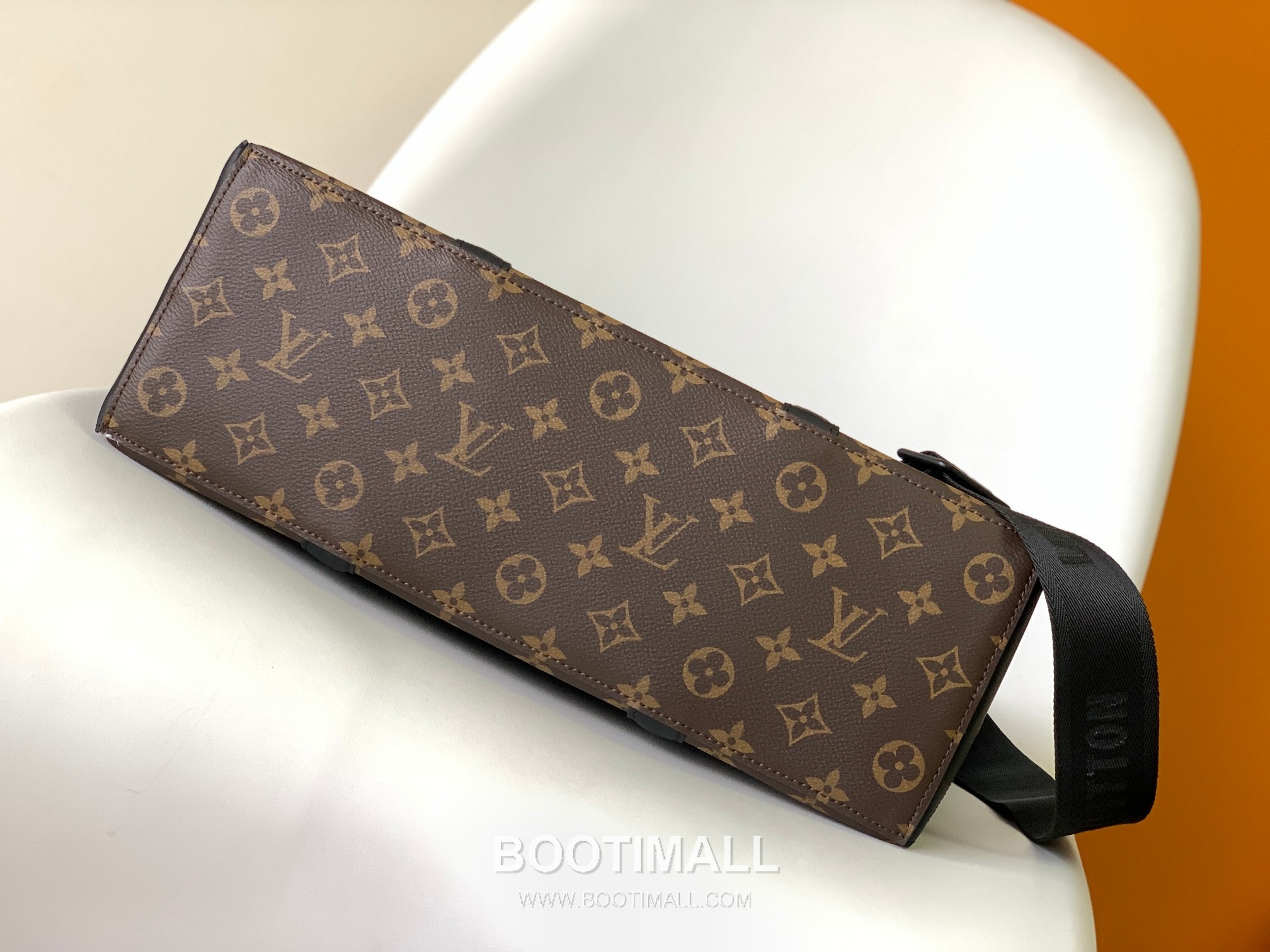 Louis Vuitton Week-End Monogram Macassar Canvas Tote Bag with Strap Pocket Detail 루이비통 위크엔드 모노그램 마카사르 캔버스 토트백 스트랩 포켓 M45734 37cm 4