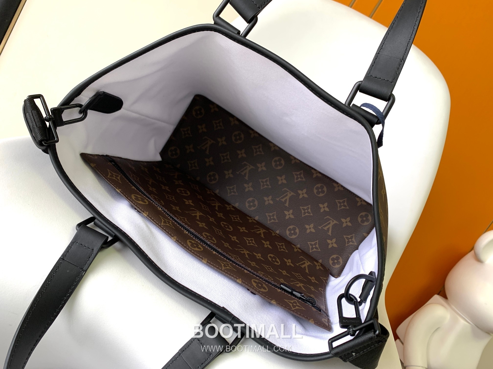Louis Vuitton Week-End Monogram Macassar Canvas Tote Bag with Strap Pocket Detail 루이비통 위크엔드 모노그램 마카사르 캔버스 토트백 스트랩 포켓 M45734 37cm 6