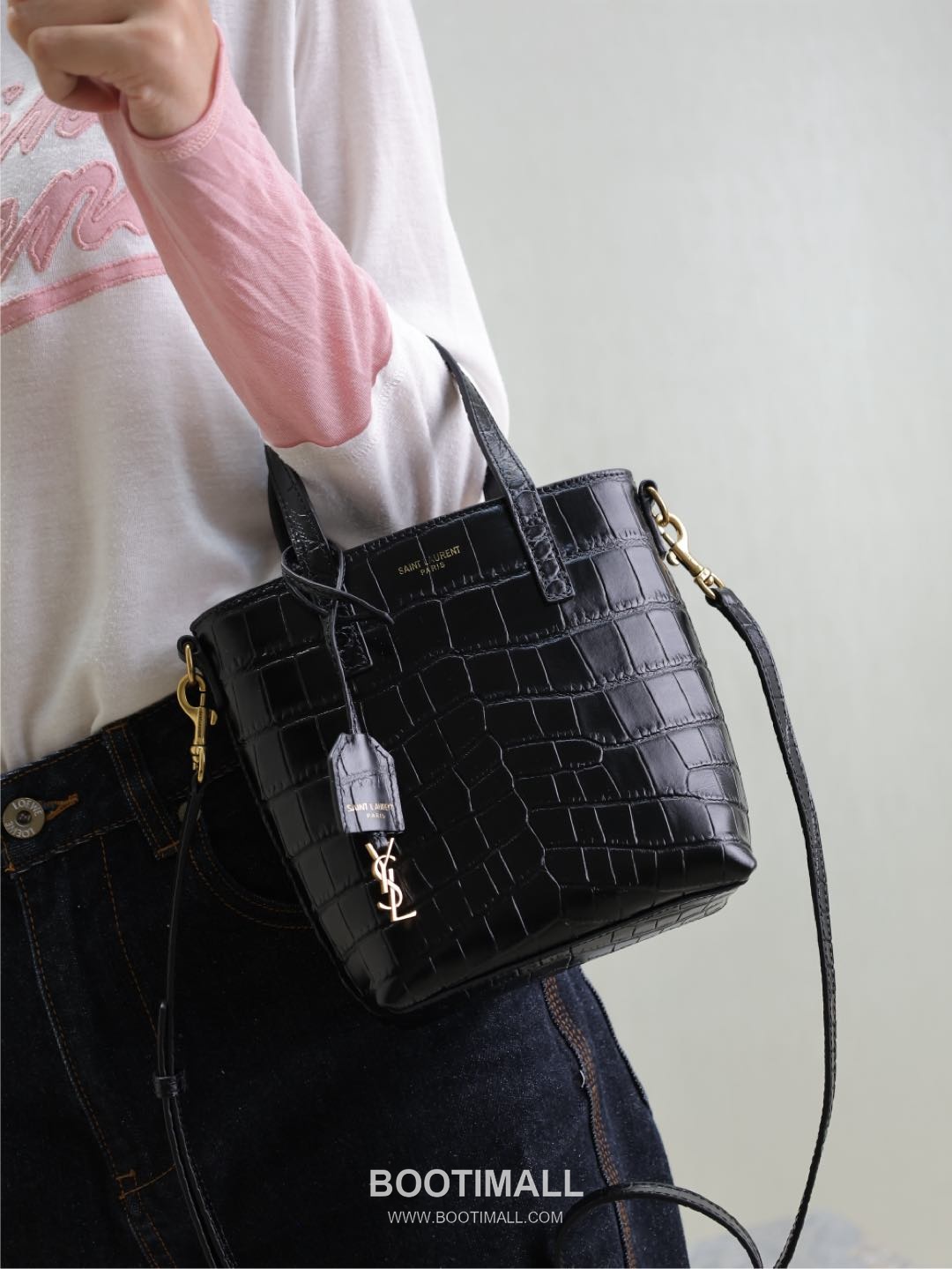 Saint Laurent Mini Toy Croc Embossed Calfskin Tote Bag with YSL Charm Detail 생로랑 미니 토이 크로크 엠보싱 카프스킨 토트백 YSL참 712367 18cm 3
