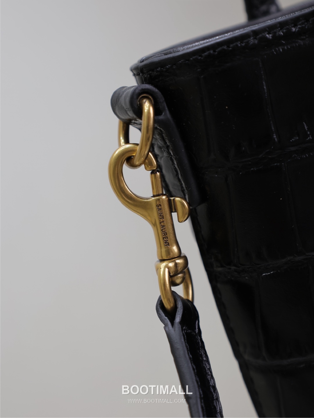 Saint Laurent Mini Toy Croc Embossed Calfskin Tote Bag with YSL Charm Detail 생로랑 미니 토이 크로크 엠보싱 카프스킨 토트백 YSL참 712367 18cm 6