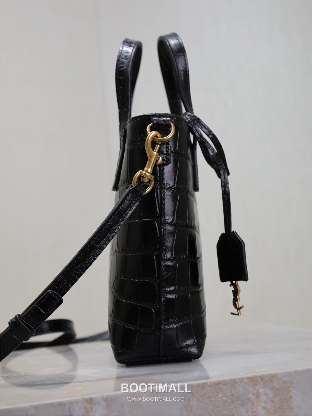 Saint Laurent Mini Toy Croc Embossed Calfskin Tote Bag with YSL Charm Detail 생로랑 미니 토이 크로크 엠보싱 카프스킨 토트백 YSL참 712367 18cm 8