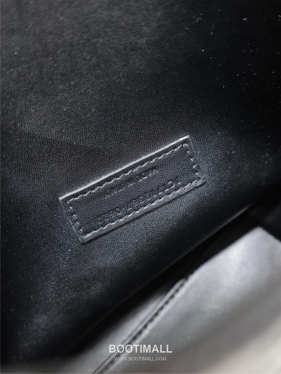 Saint Laurent Mini Toy Croc Embossed Calfskin Tote Bag with YSL Charm Detail 생로랑 미니 토이 크로크 엠보싱 카프스킨 토트백 YSL참 712367 18cm 10