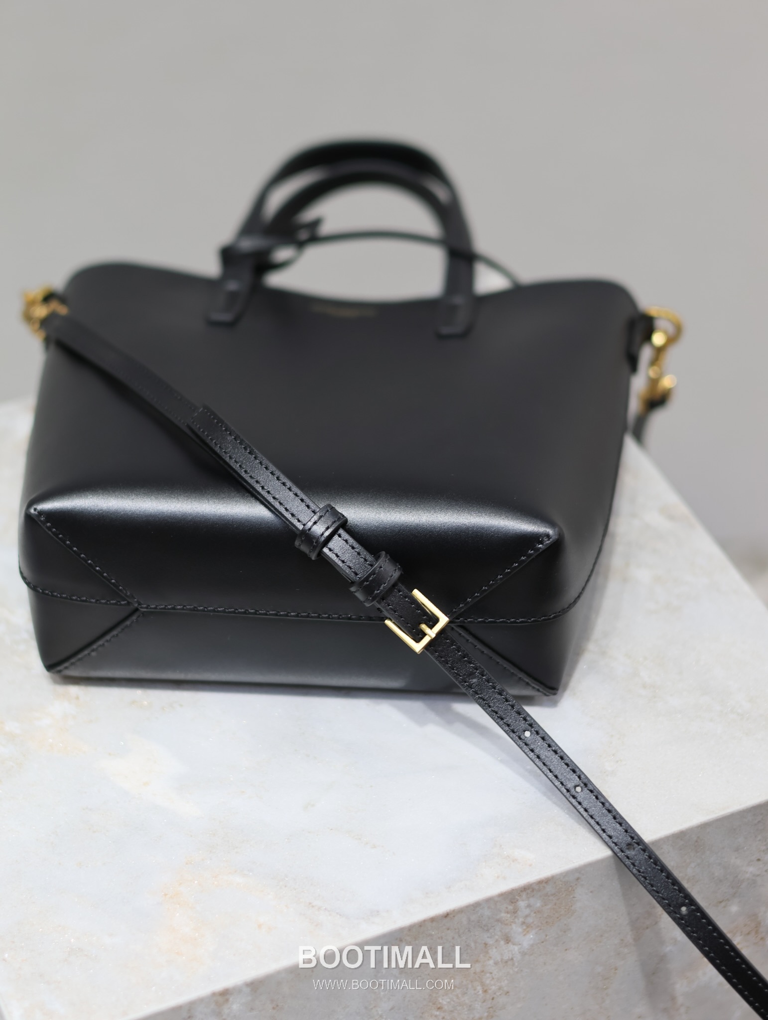 Saint Laurent Mini Toy Smooth Calfskin Tote Bag with YSL Charm Detail 생로랑 미니 토이 스무스 카프스킨 토트백 YSL참 712367 18cm 7