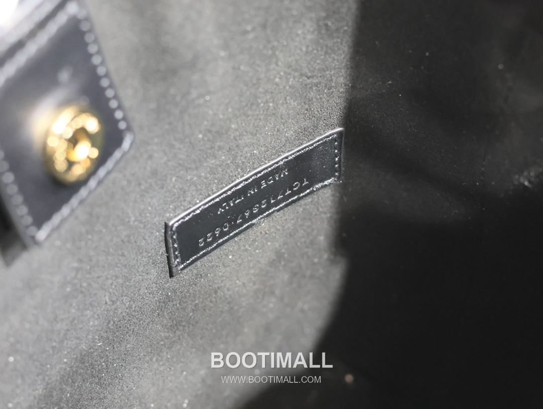 Saint Laurent Mini Toy Smooth Calfskin Tote Bag with YSL Charm Detail 생로랑 미니 토이 스무스 카프스킨 토트백 YSL참 712367 18cm 8