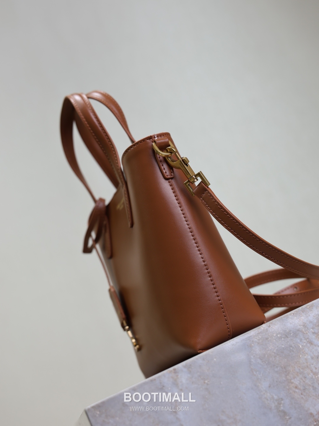 Saint Laurent Mini Toy Smooth Calfskin Tote Bag with YSL Charm Detail 생로랑 미니 토이 스무스 카프스킨 토트백 YSL참 712367 18cm 13