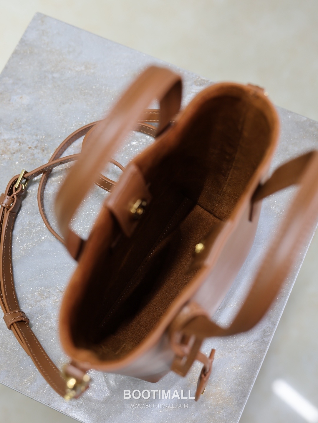 Saint Laurent Mini Toy Smooth Calfskin Tote Bag with YSL Charm Detail 생로랑 미니 토이 스무스 카프스킨 토트백 YSL참 712367 18cm 15