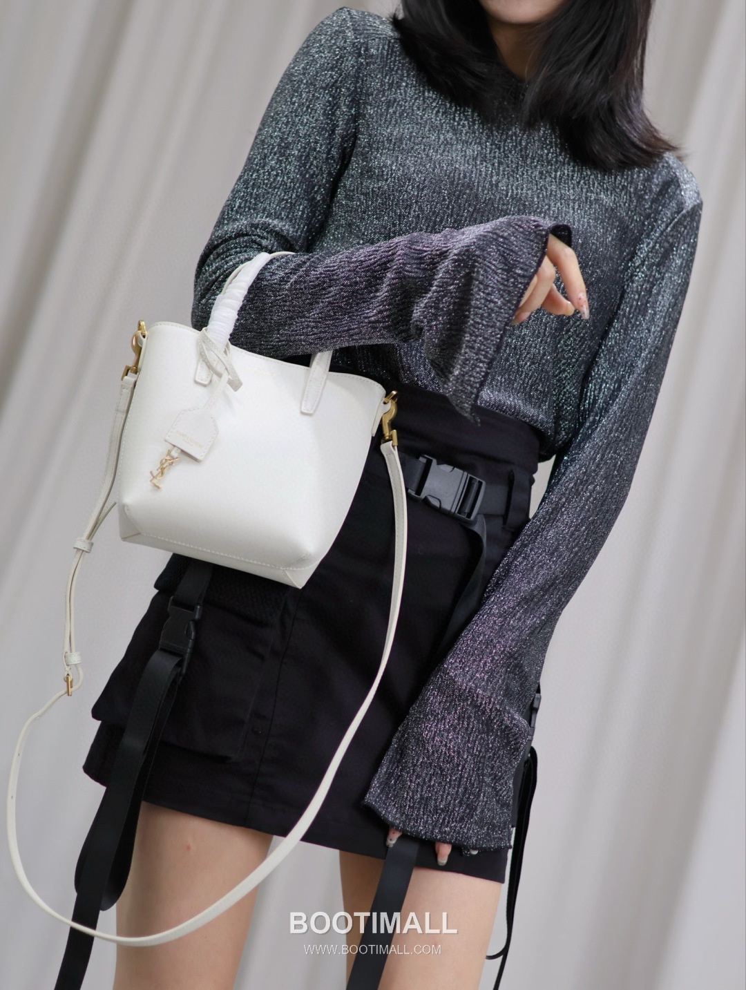 Saint Laurent Mini Toy Smooth Calfskin Tote Bag with YSL Charm Detail 생로랑 미니 토이 스무스 카프스킨 토트백 YSL참 712367 18cm 1