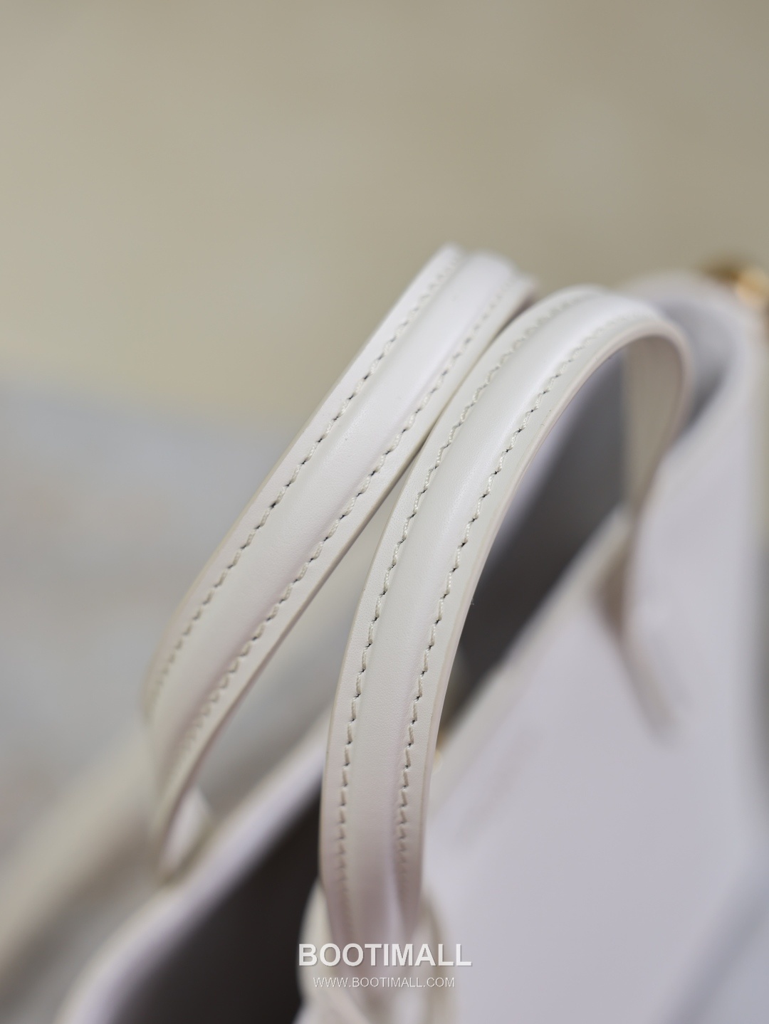 Saint Laurent Mini Toy Smooth Calfskin Tote Bag with YSL Charm Detail 생로랑 미니 토이 스무스 카프스킨 토트백 YSL참 712367 18cm 6