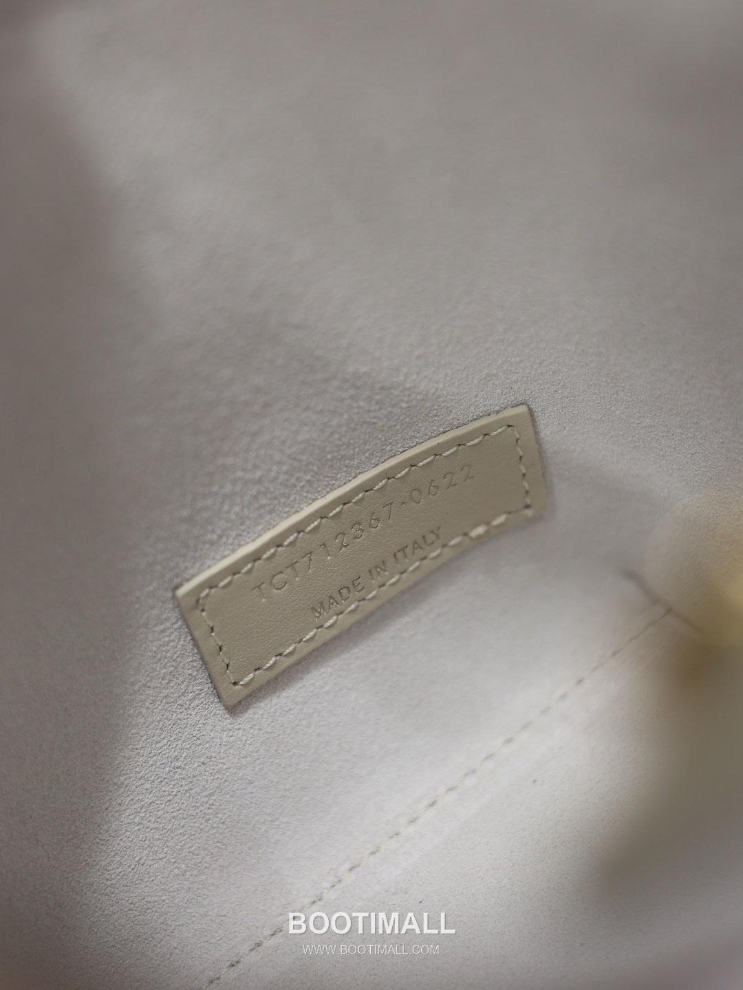 Saint Laurent Mini Toy Smooth Calfskin Tote Bag with YSL Charm Detail 생로랑 미니 토이 스무스 카프스킨 토트백 YSL참 712367 18cm 9