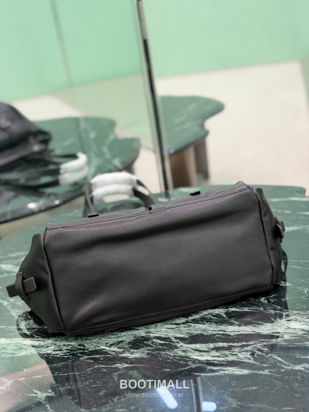 Prada Route Calfskin Tote Bag with Pocket Strap Buckle Detail 프라다 루트 카프스킨 토트백 포켓 스트랩 버클 1BG645 30cm 14