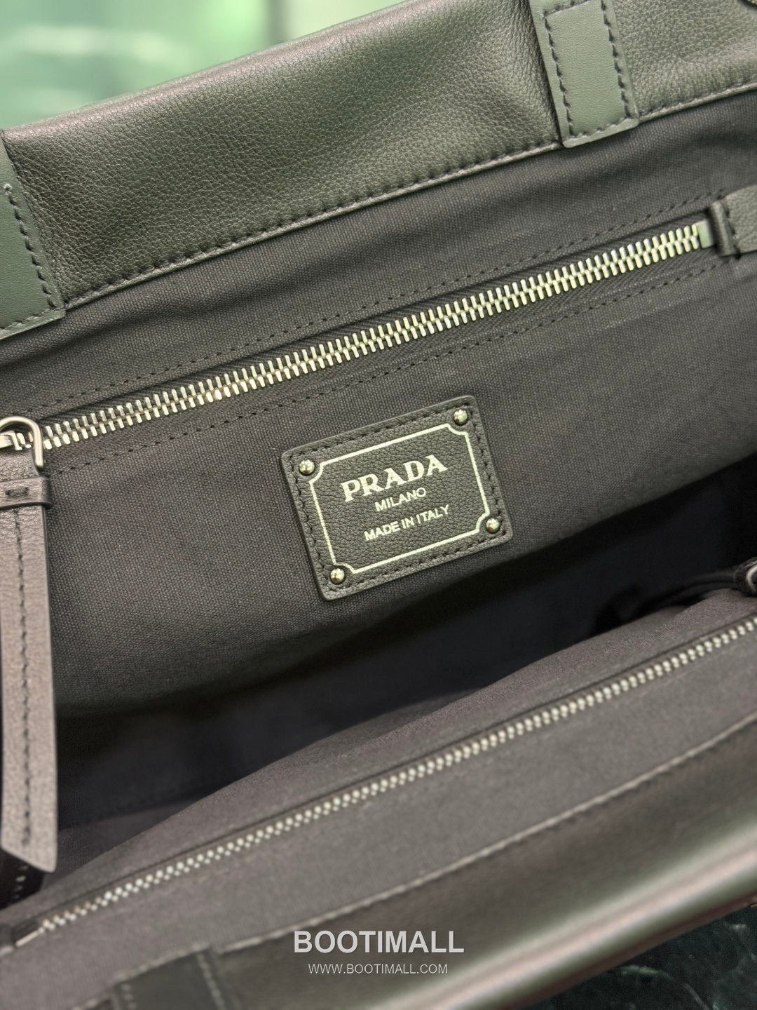 Prada Route Calfskin Tote Bag with Pocket Strap Buckle Detail 프라다 루트 카프스킨 토트백 포켓 스트랩 버클 1BG645 30cm 16