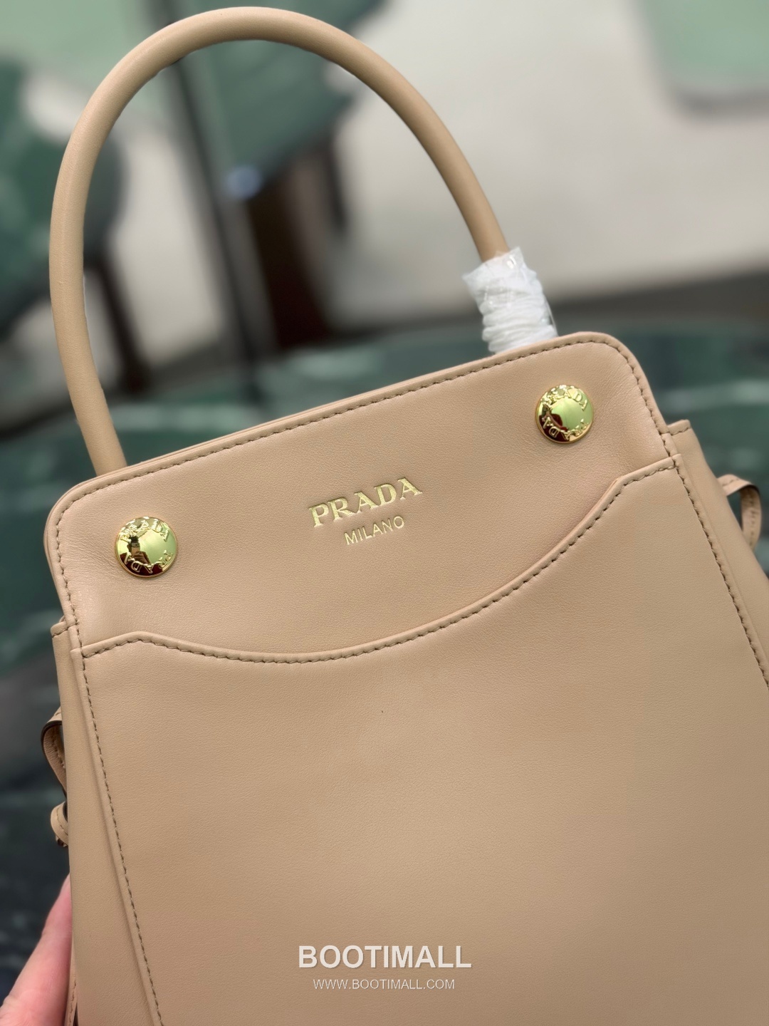 Prada Carry Calfskin Tote Bag with Strap Magnetic Closure Detail 프라다 캐리 카프스킨 토트백 스트랩 마그네틱클로저 1BA496 21cm 9
