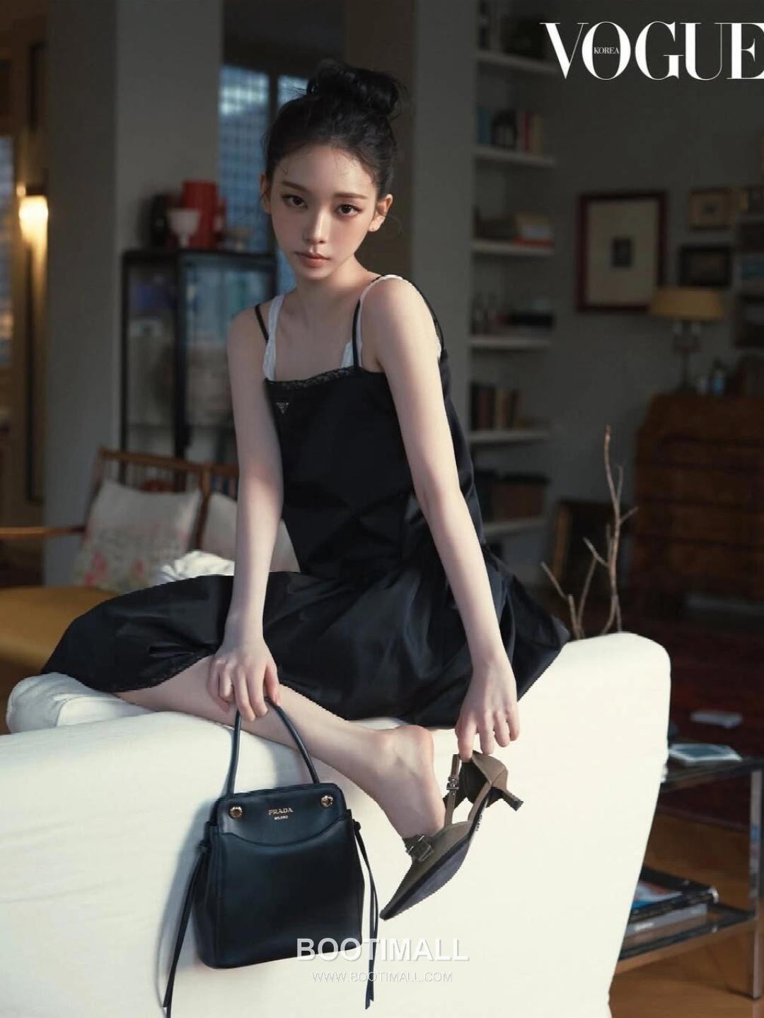 Prada Carry Calfskin Tote Bag with Strap Magnetic Closure Detail 프라다 캐리 카프스킨 토트백 스트랩 마그네틱클로저 1BA496 21cm 2