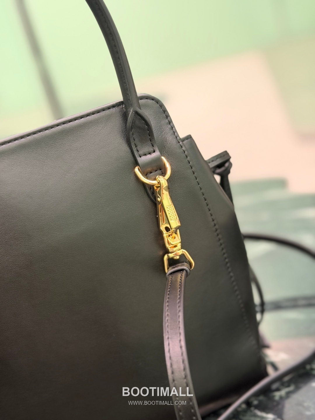 Prada Carry Calfskin Tote Bag with Strap Magnetic Closure Detail 프라다 캐리 카프스킨 토트백 스트랩 마그네틱클로저 1BA496 21cm 10