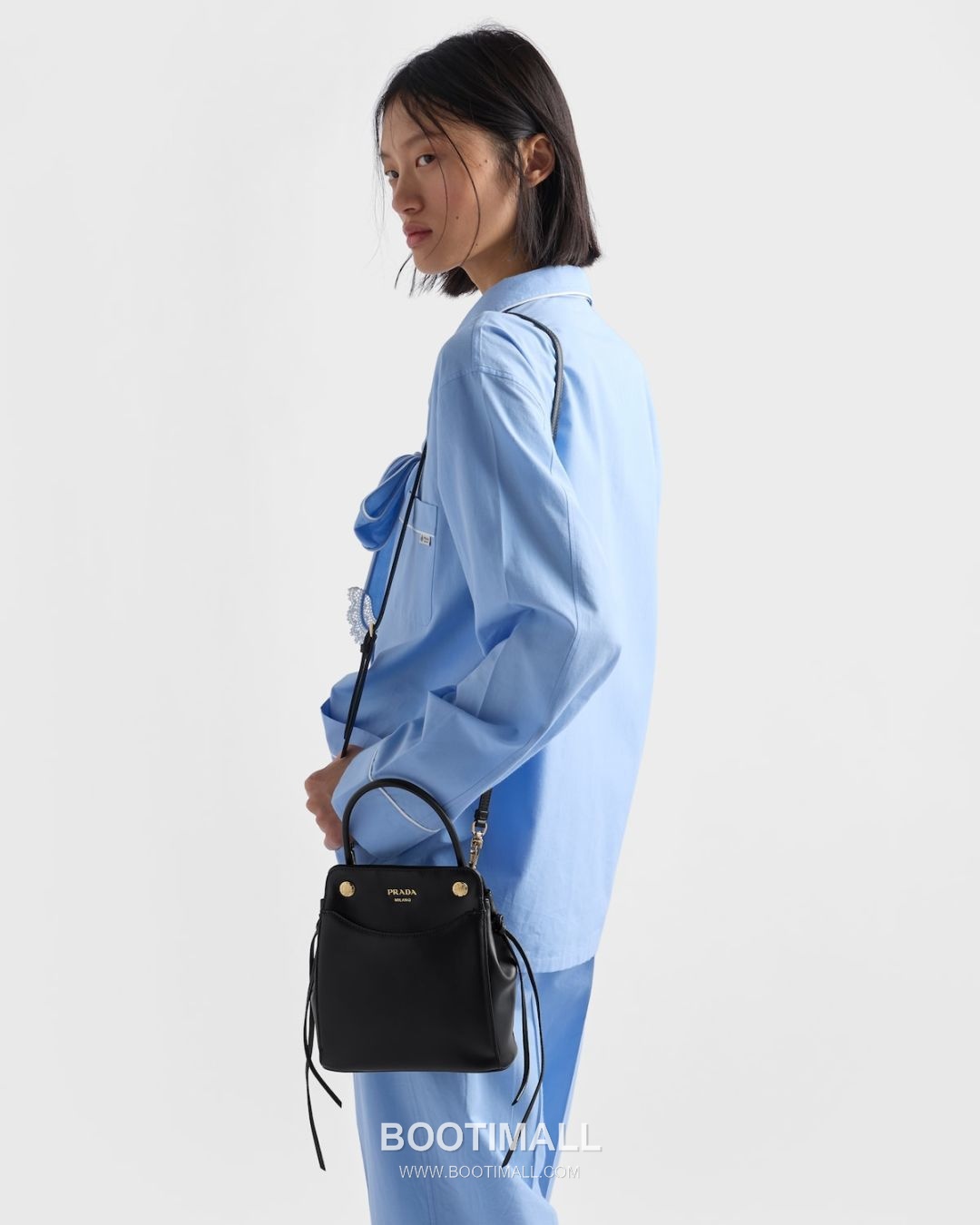 Prada Carry Calfskin Tote Bag with Strap Magnetic Closure Detail 프라다 캐리 카프스킨 토트백 스트랩 마그네틱클로저 1BA496 21cm 16