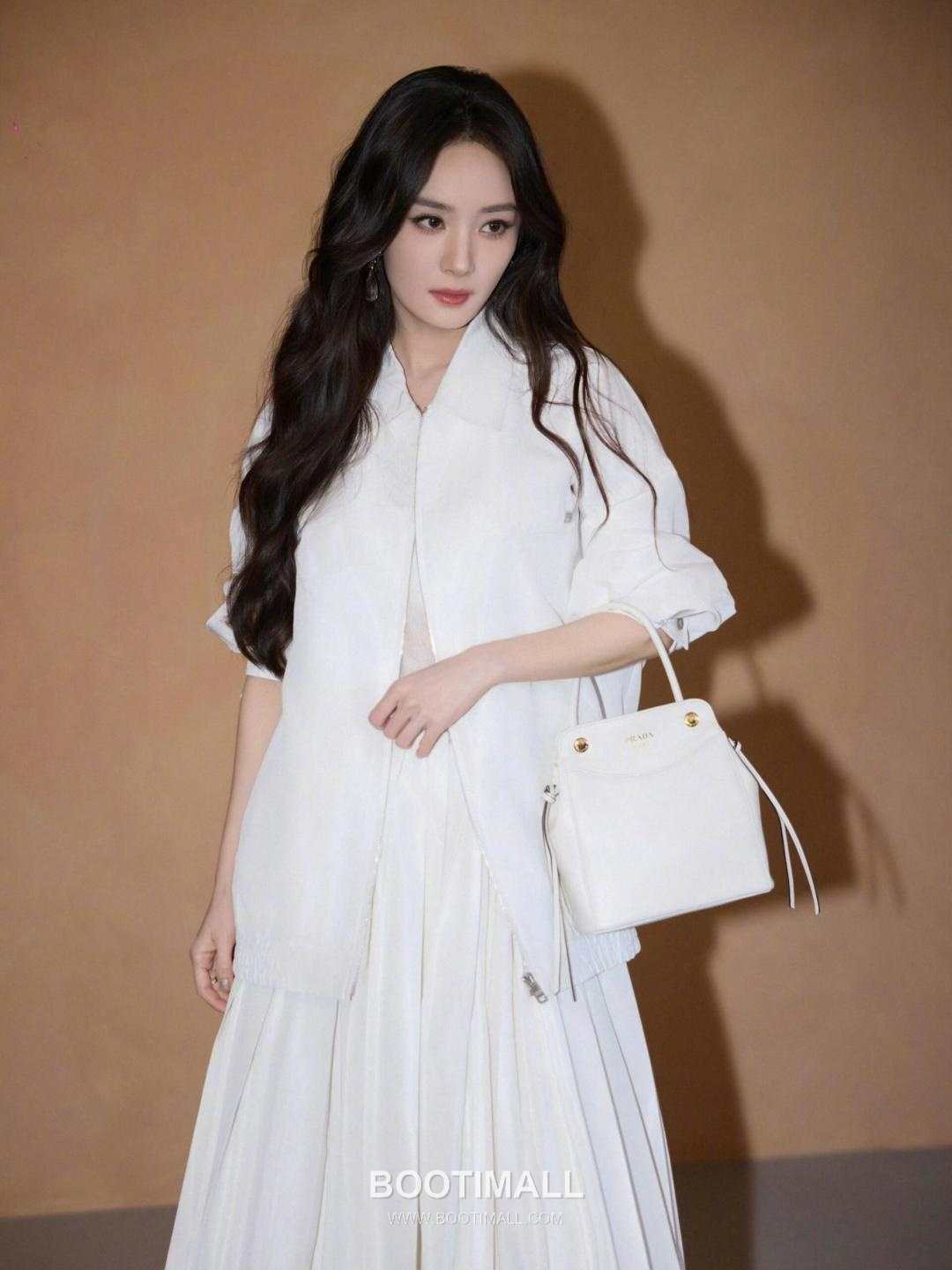 Prada Carry Calfskin Tote Bag with Strap Magnetic Closure Detail 프라다 캐리 카프스킨 토트백 스트랩 마그네틱클로저 1BA496 21cm 5