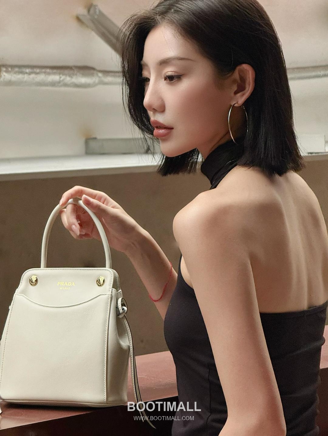 Prada Carry Calfskin Tote Bag with Strap Magnetic Closure Detail 프라다 캐리 카프스킨 토트백 스트랩 마그네틱클로저 1BA496 21cm 6