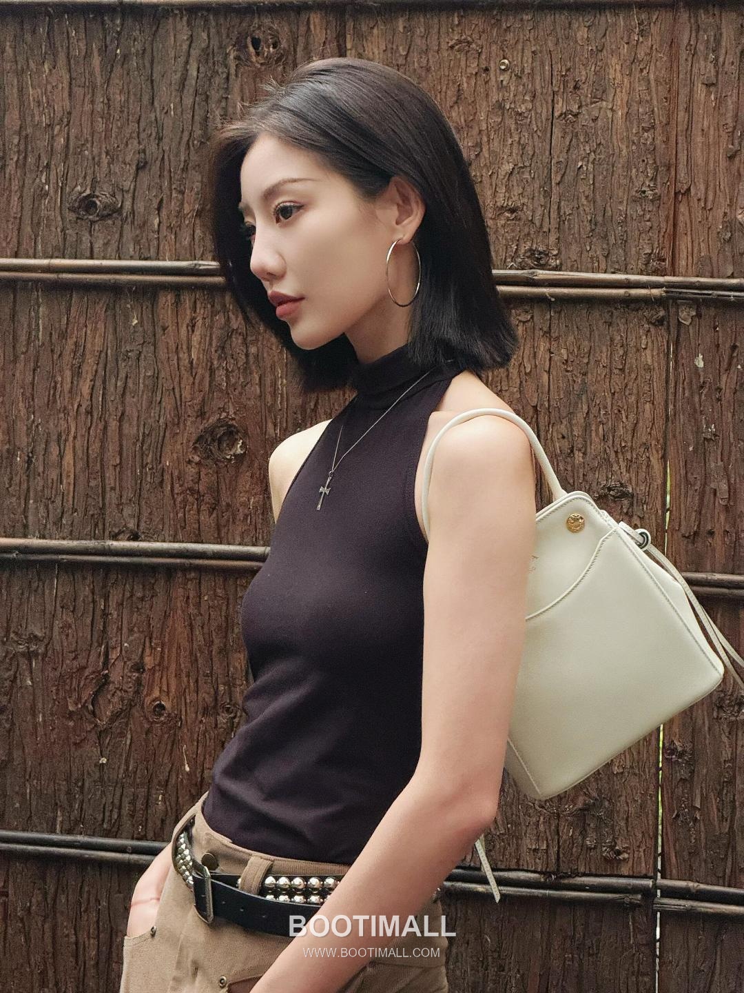 Prada Carry Calfskin Tote Bag with Strap Magnetic Closure Detail 프라다 캐리 카프스킨 토트백 스트랩 마그네틱클로저 1BA496 21cm 7