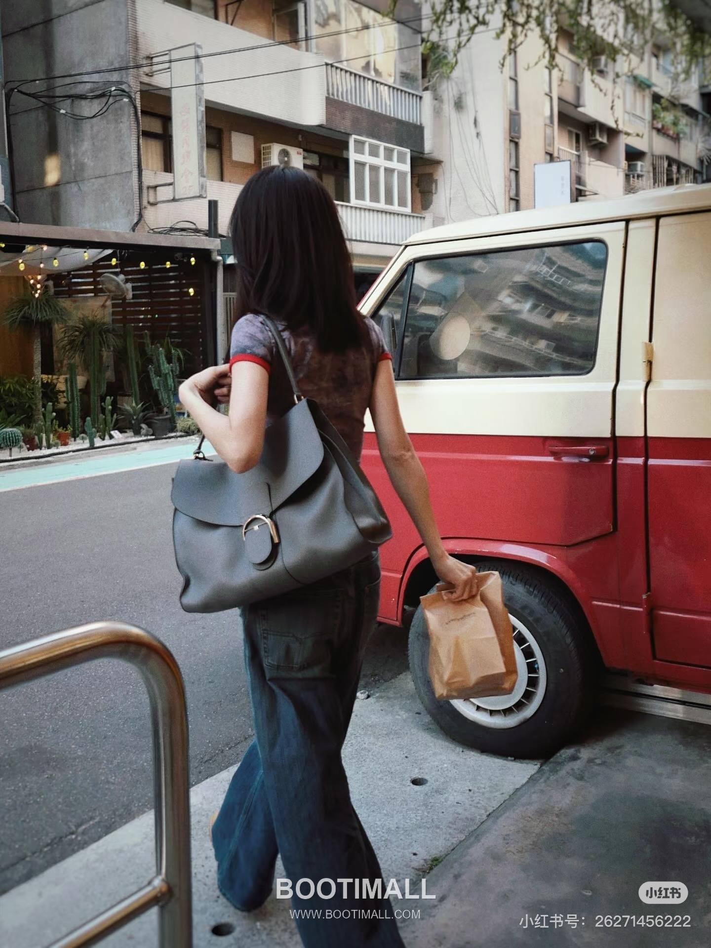 Delvaux Tempo Aluire Calfskin Tote Bag with Flap Strap Pocket Detail 델보 템포 알뤼르 카프스킨 토트백 플랩 스트랩 포켓 37.5cm 8